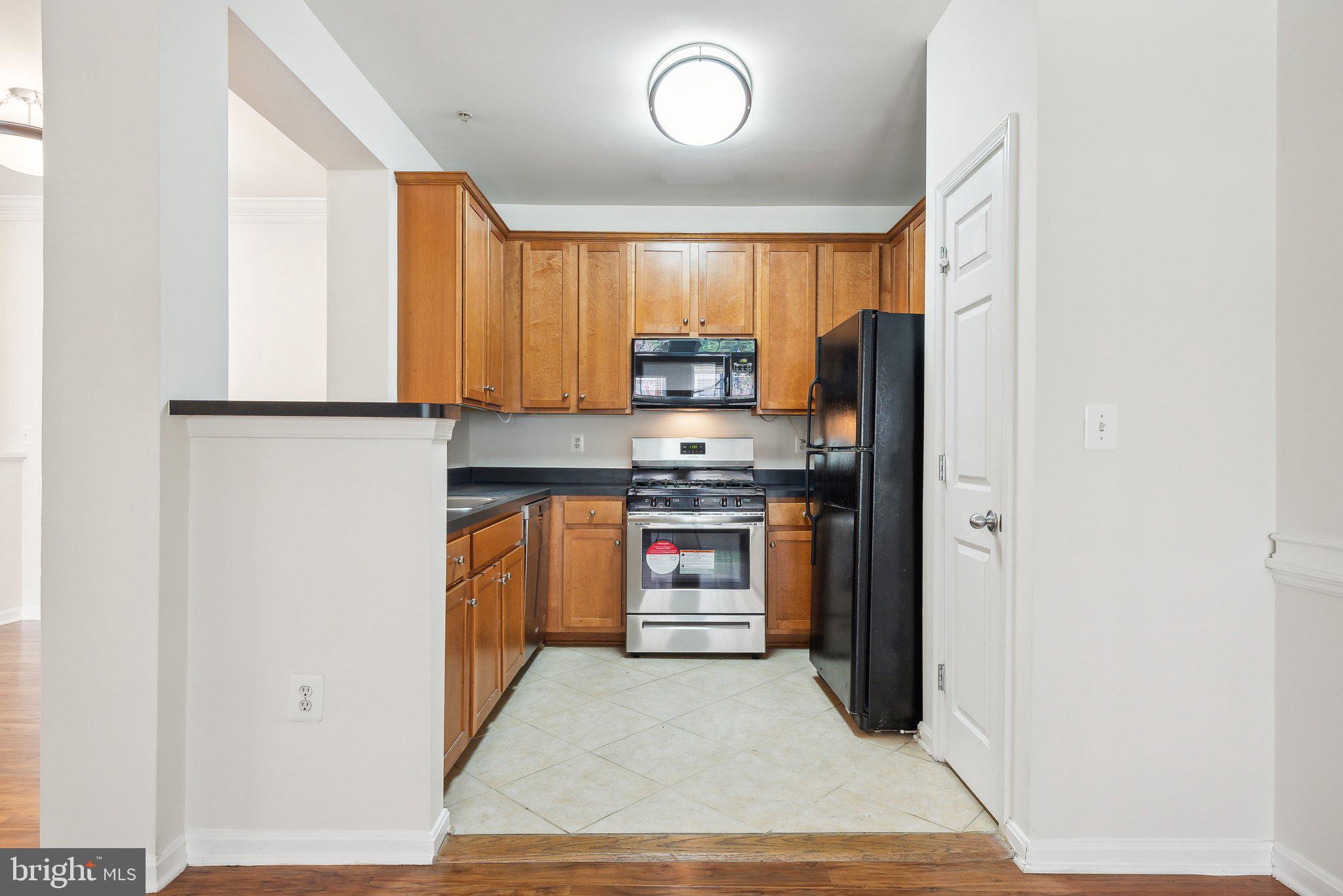 EXCHANGE AT VAN DORN - Residential Lease