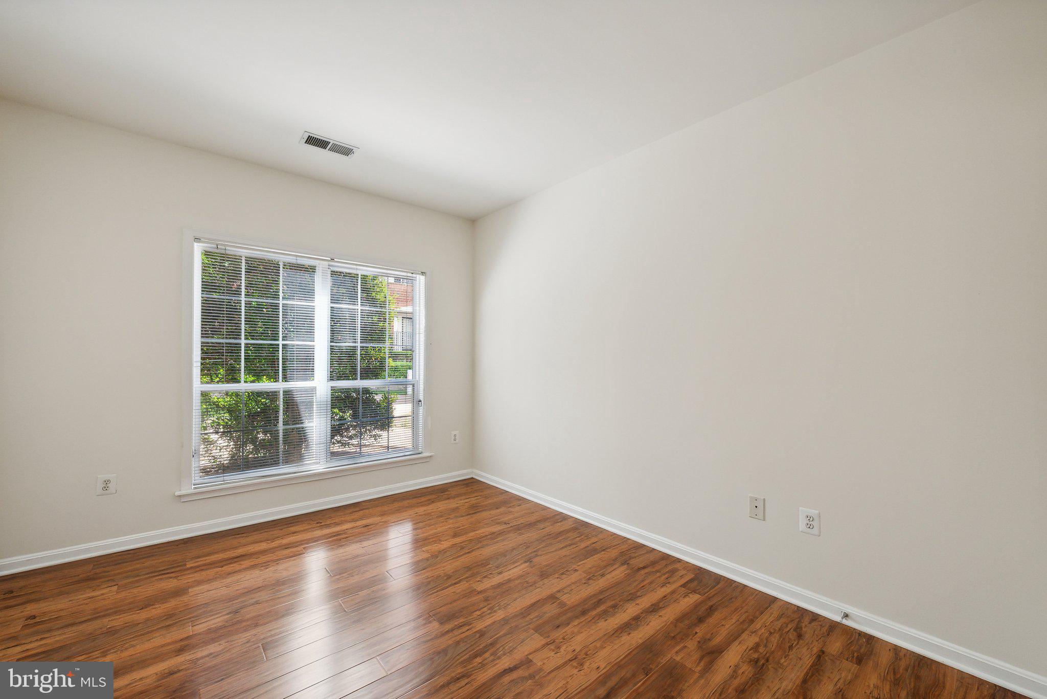 EXCHANGE AT VAN DORN - Residential Lease