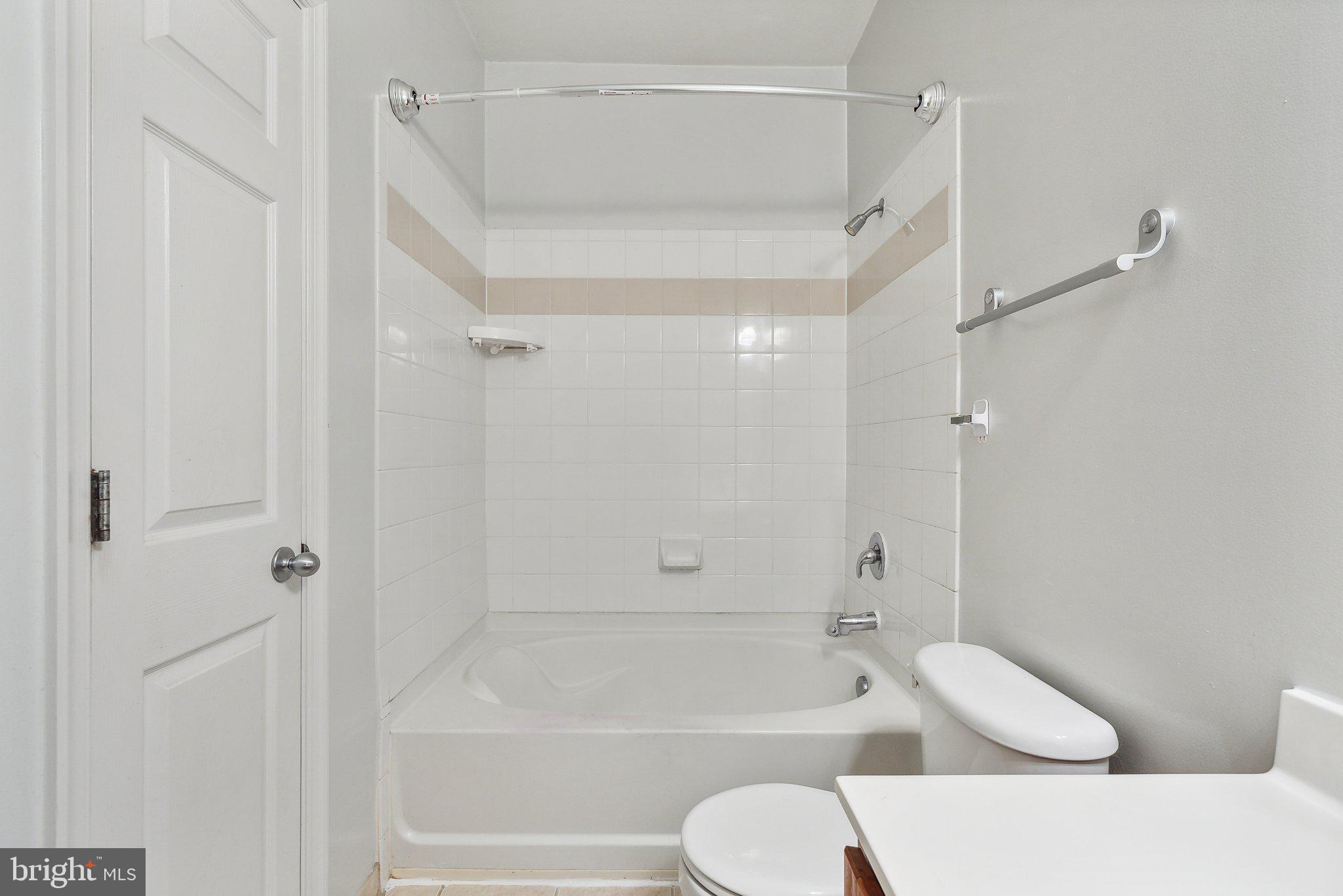 EXCHANGE AT VAN DORN - Residential Lease