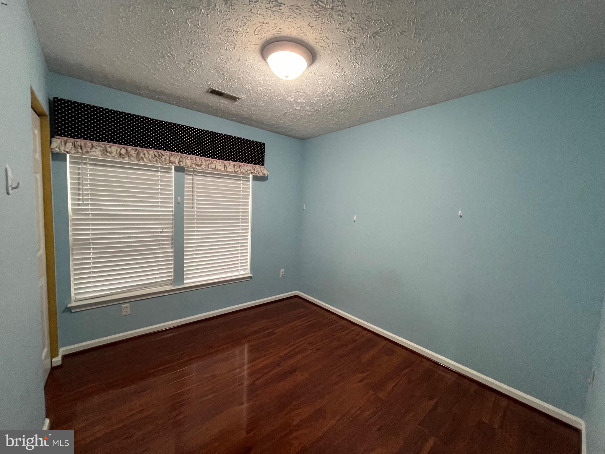 HUNTERS RUN VILLAGE - Residential Lease