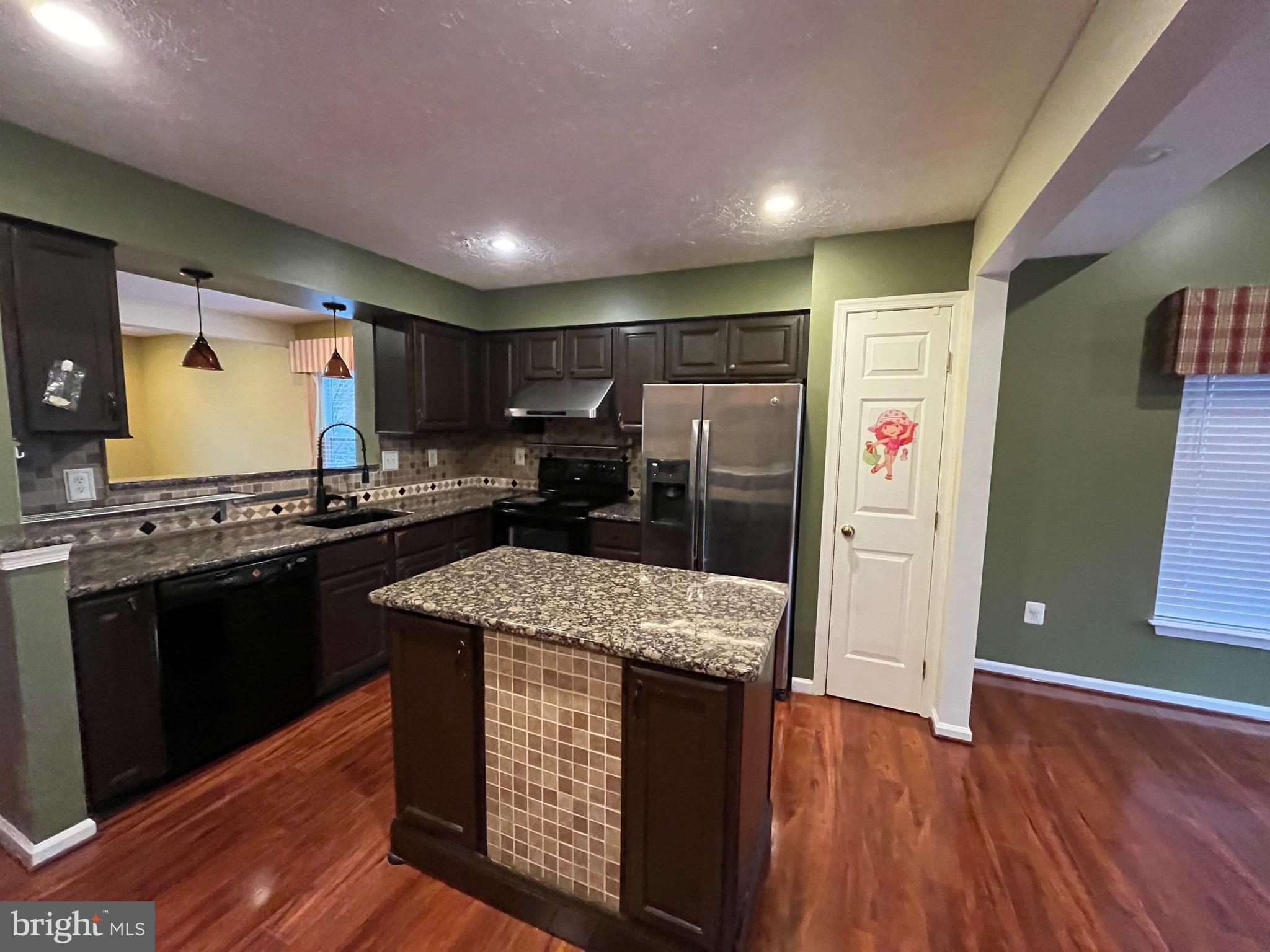 HUNTERS RUN VILLAGE - Residential Lease