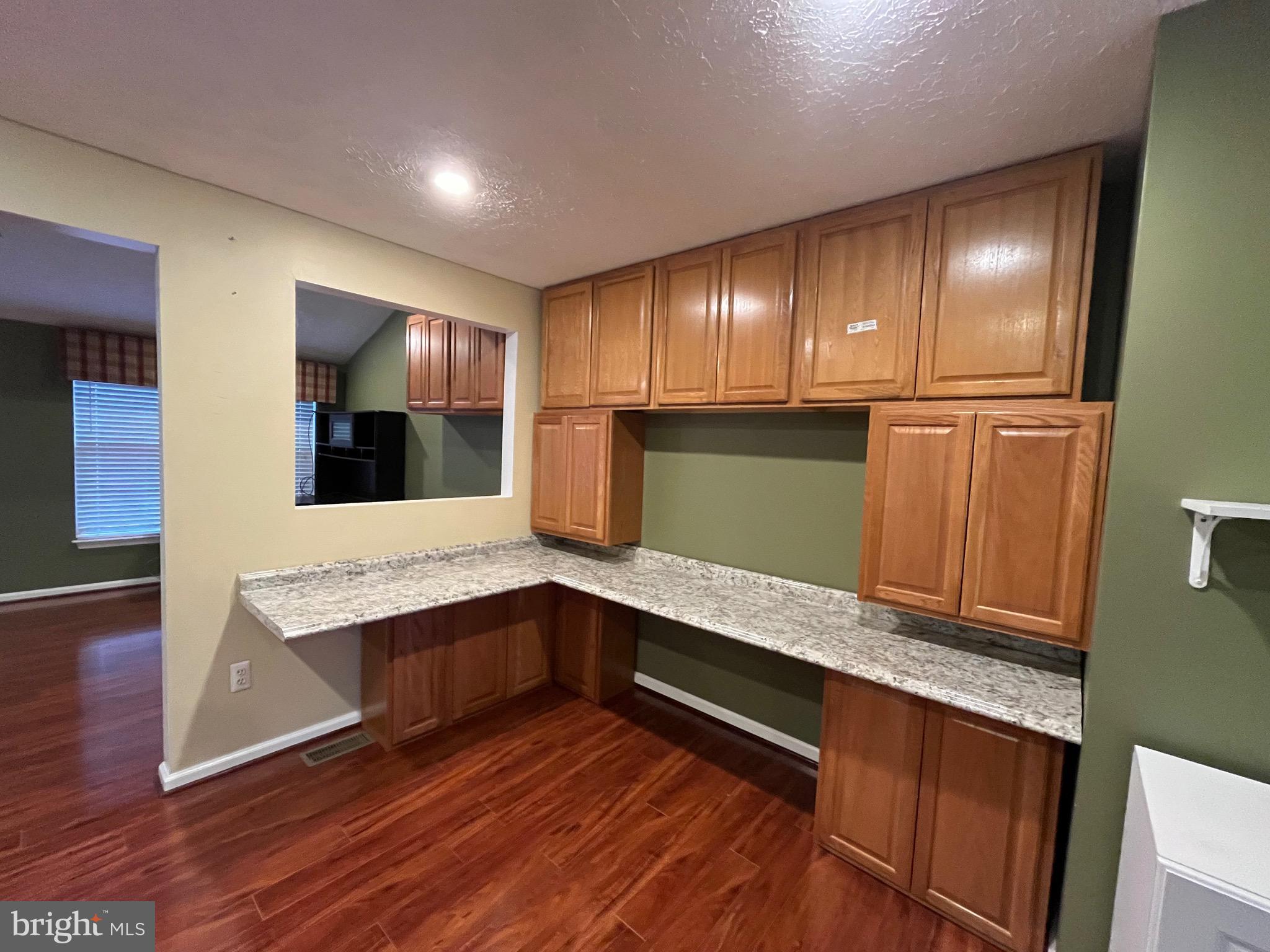 HUNTERS RUN VILLAGE - Residential Lease