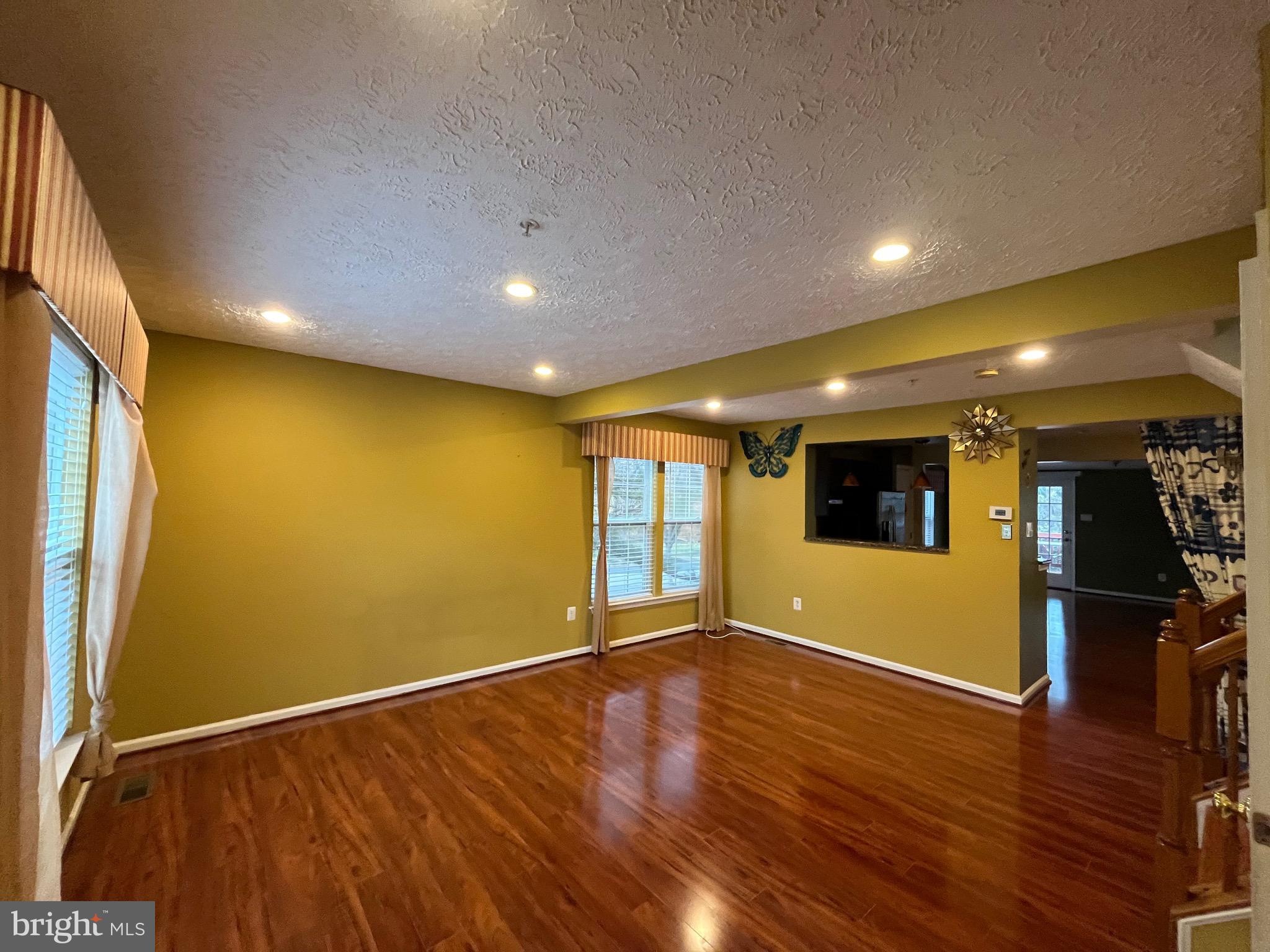 HUNTERS RUN VILLAGE - Residential Lease