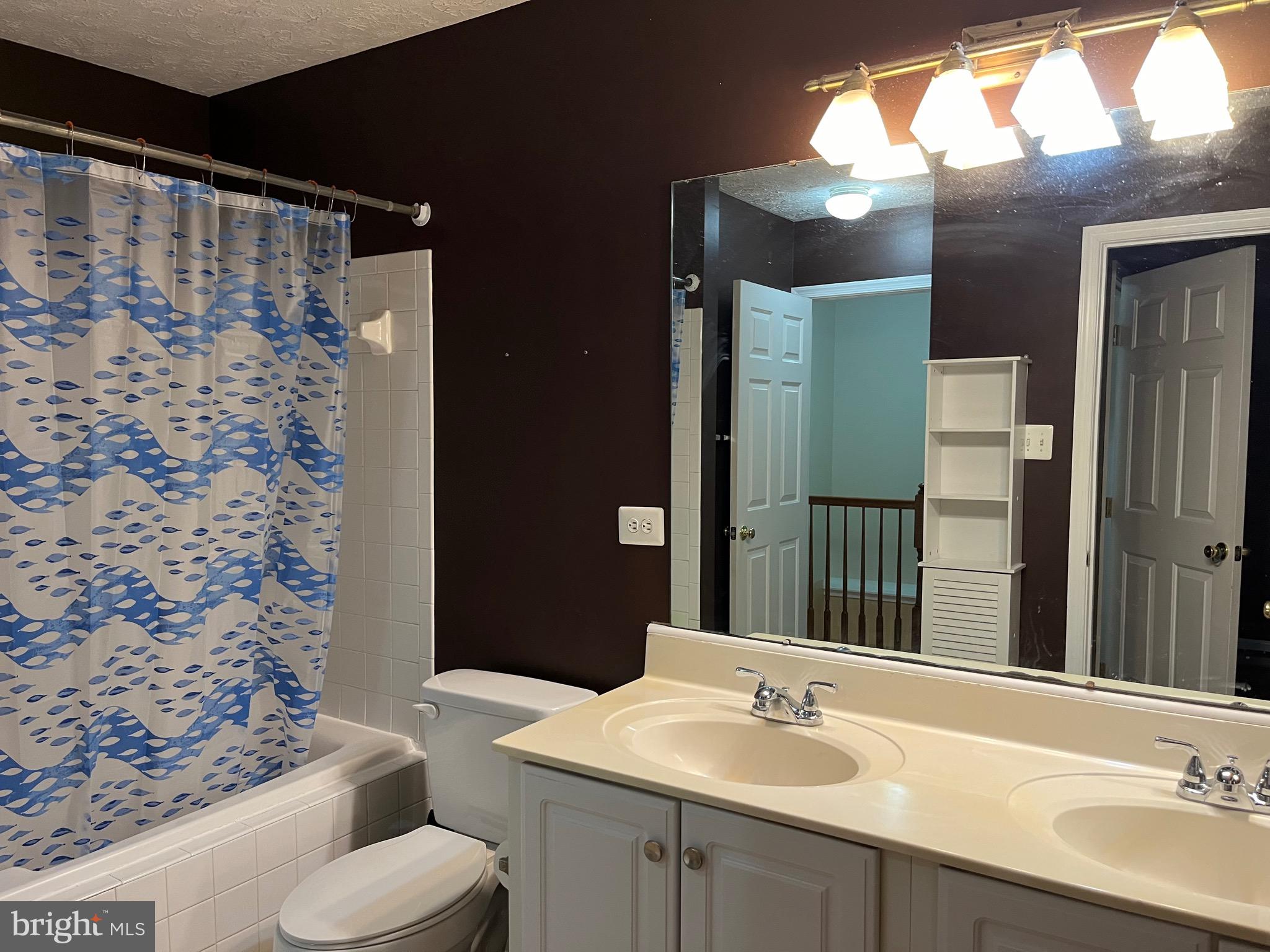 HUNTERS RUN VILLAGE - Residential Lease