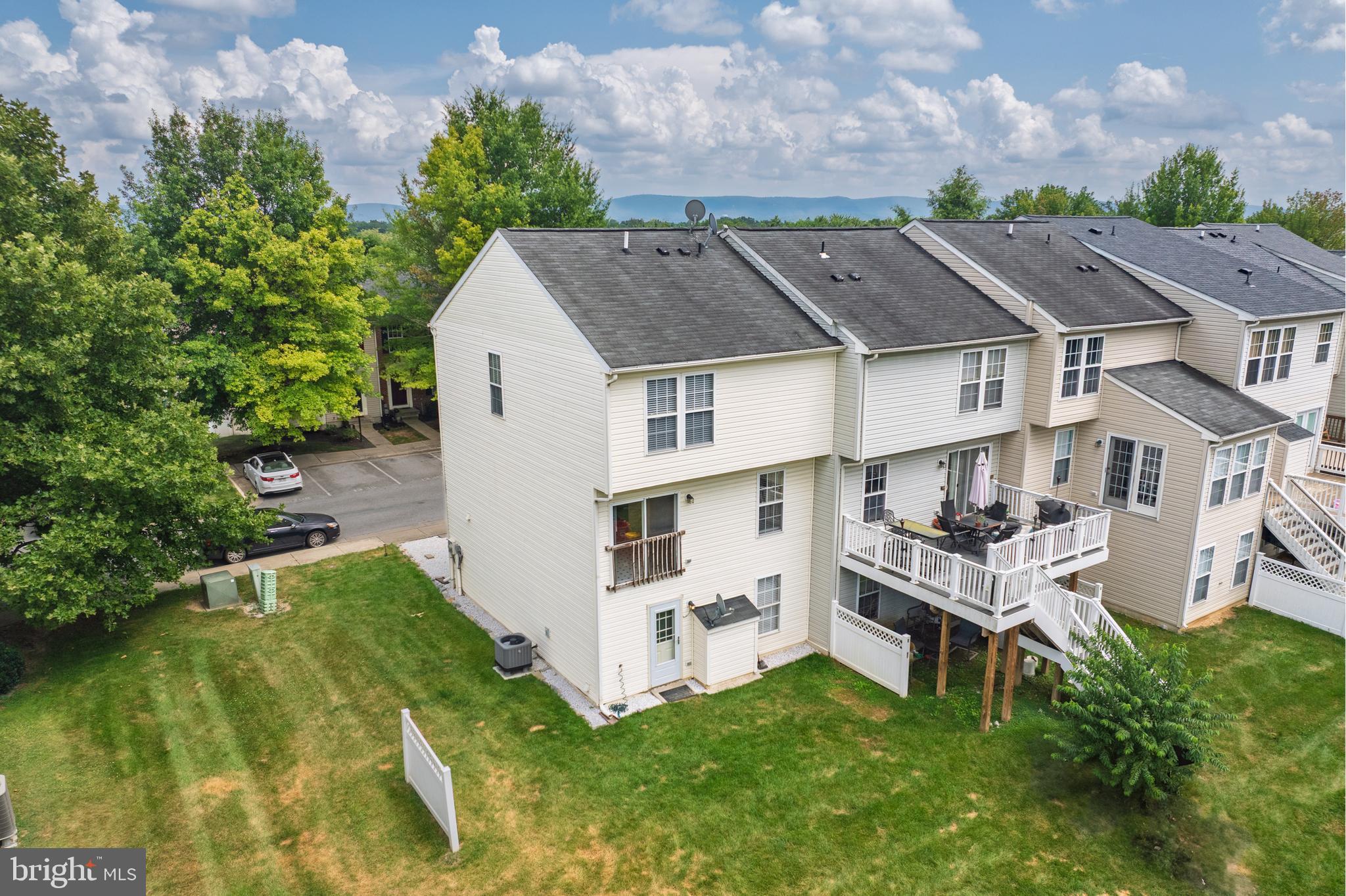 LAKELAND PLACE - Residential