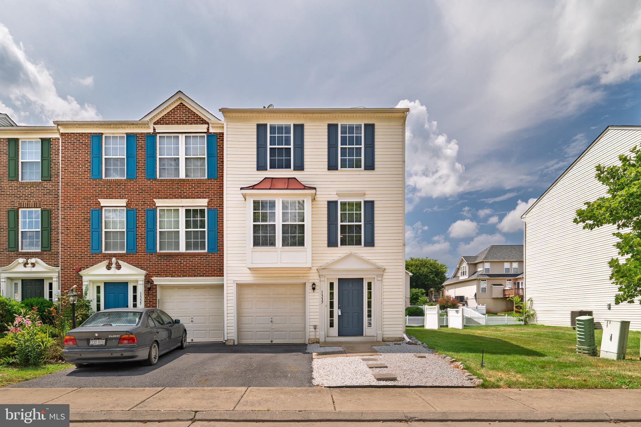 LAKELAND PLACE - Residential