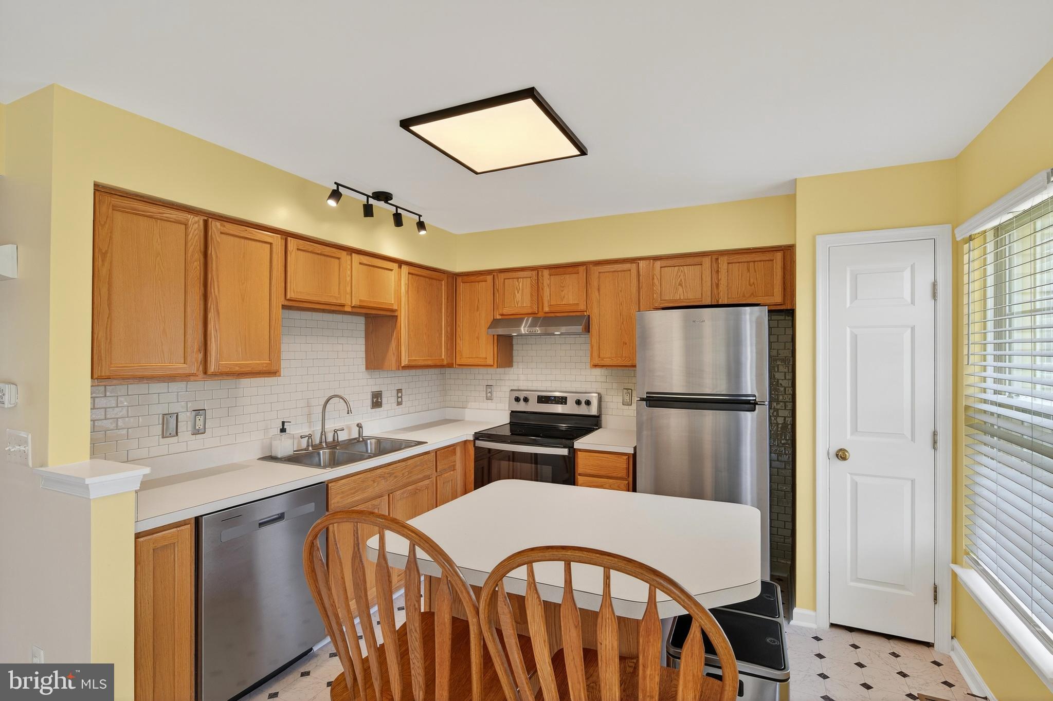 LAKELAND PLACE - Residential