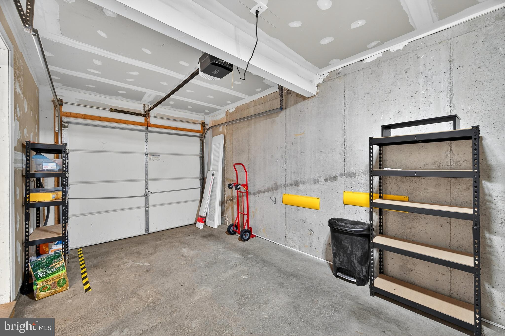 LAKELAND PLACE - Residential