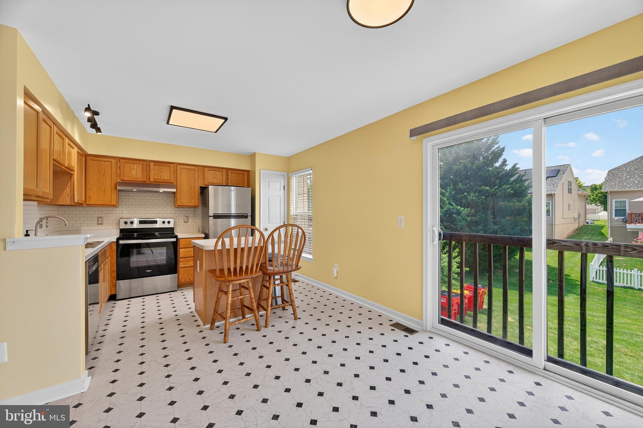 LAKELAND PLACE - Residential