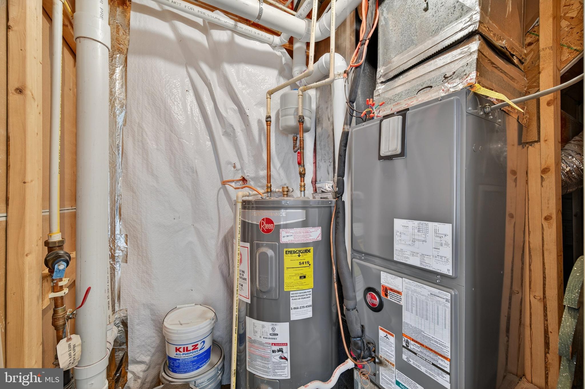 LAKELAND PLACE - Residential