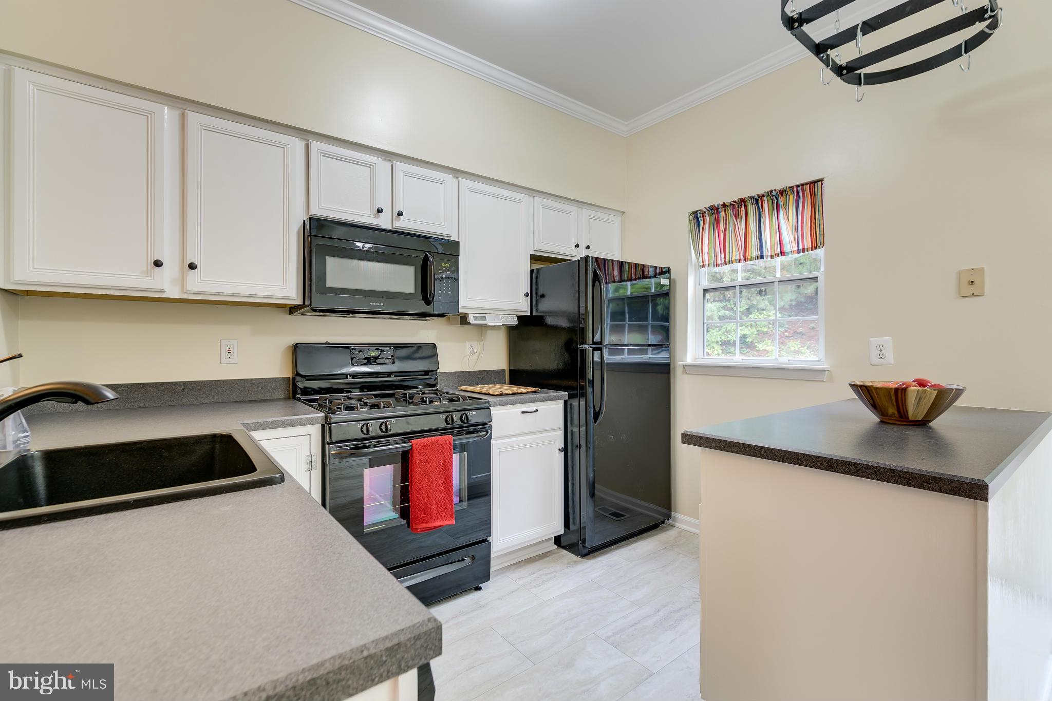 MONTCLAIR MEWS - Residential