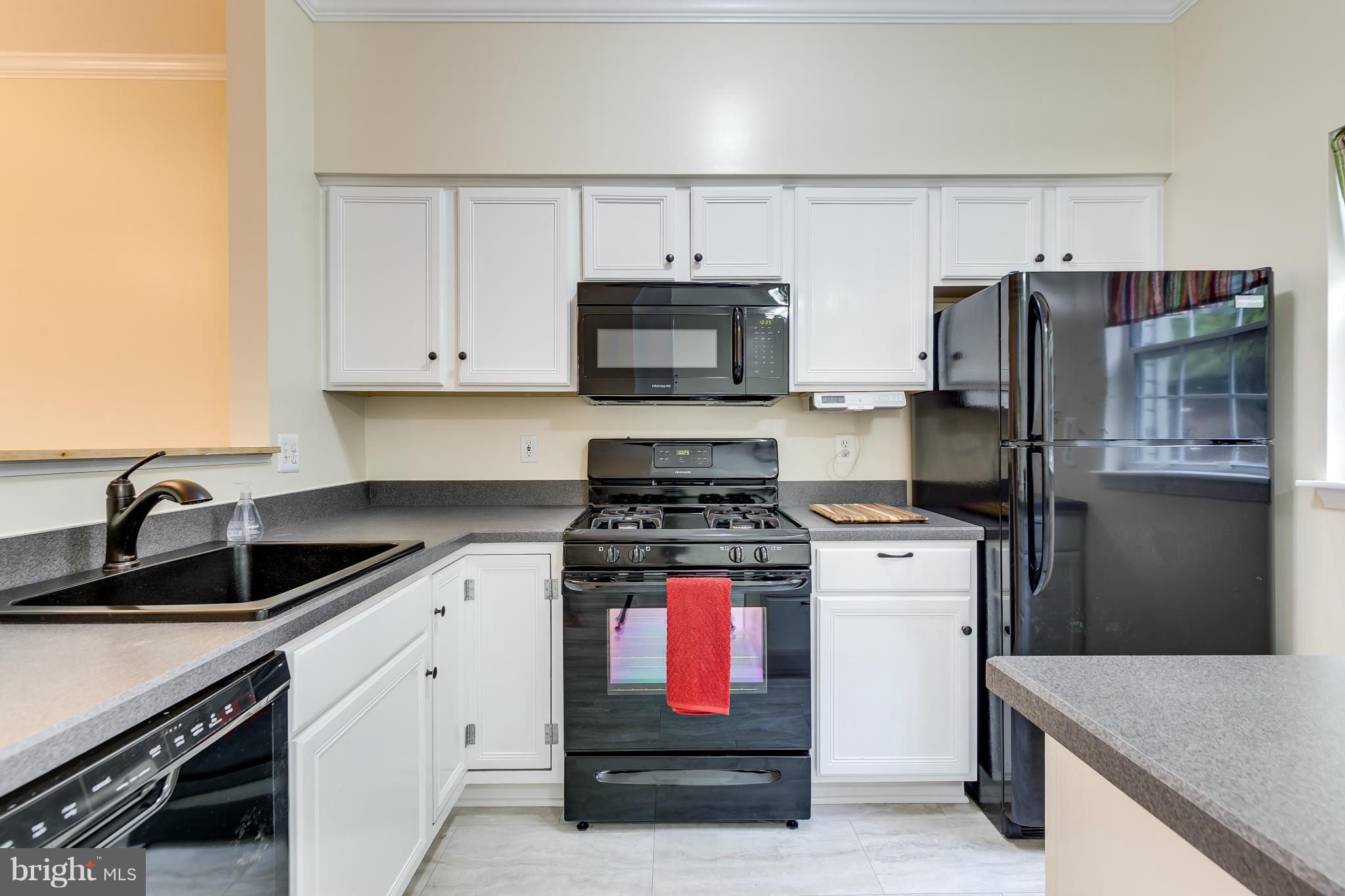 MONTCLAIR MEWS - Residential