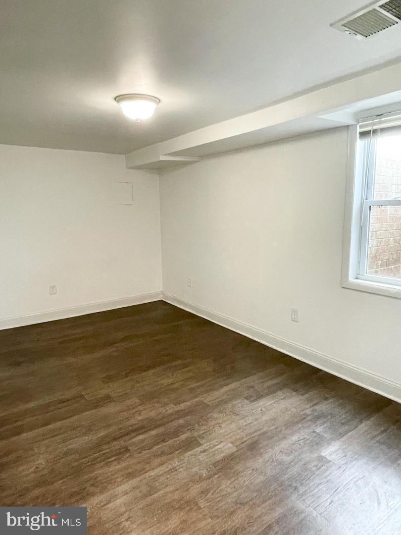 FAIRFAX ACRES - Residential Lease