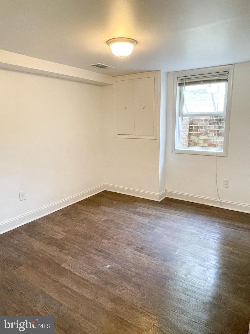 FAIRFAX ACRES - Residential Lease