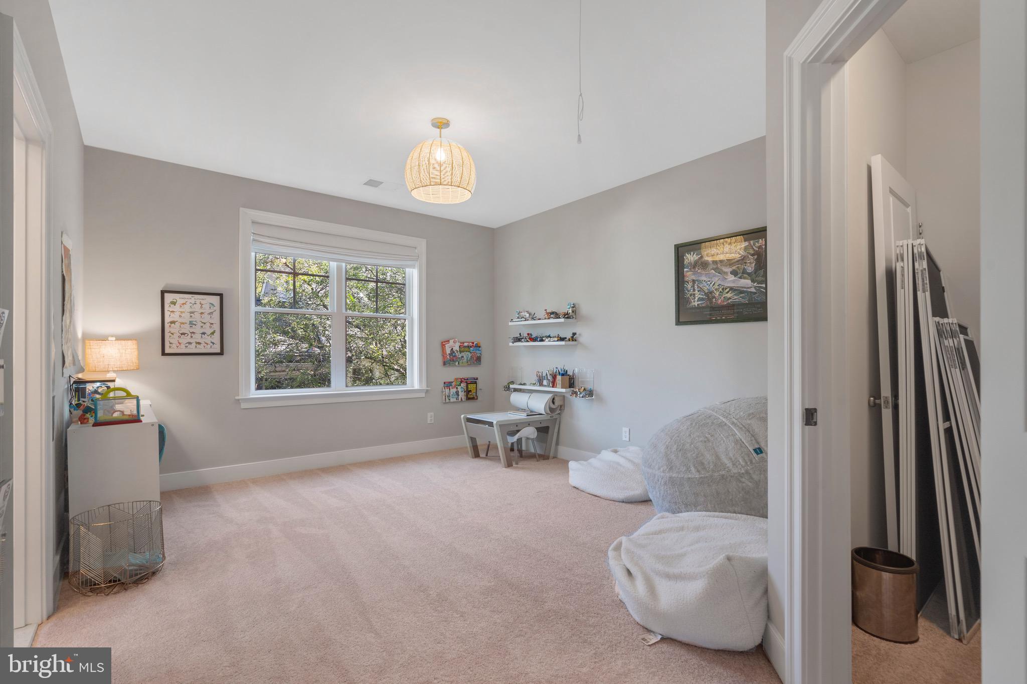 OVER LEE KNOLLS - Residential