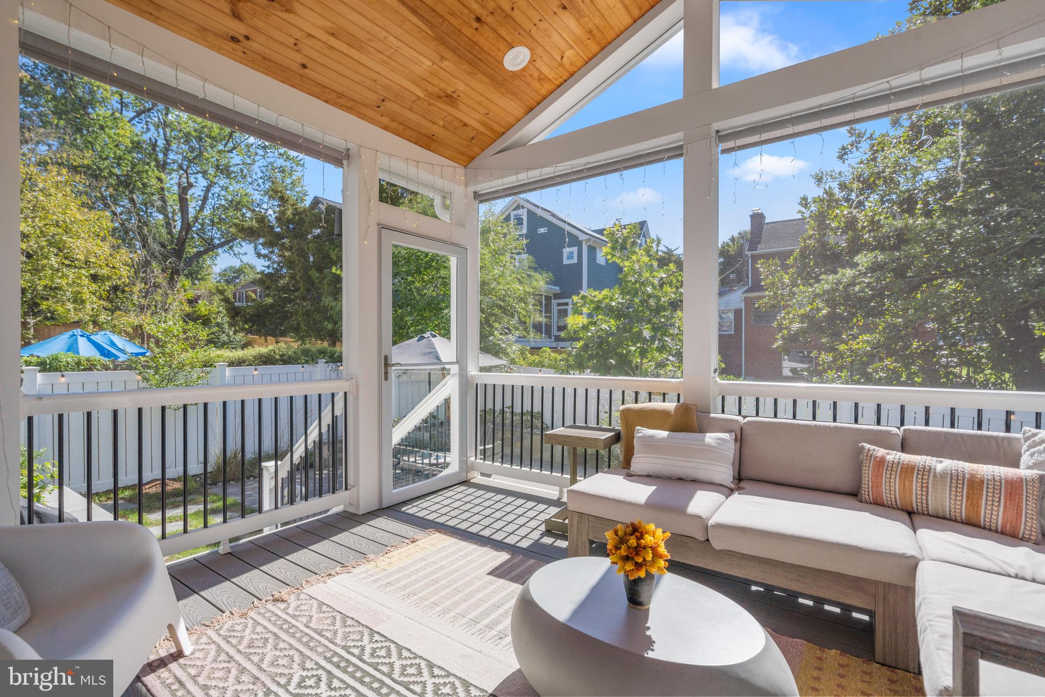 OVER LEE KNOLLS - Residential