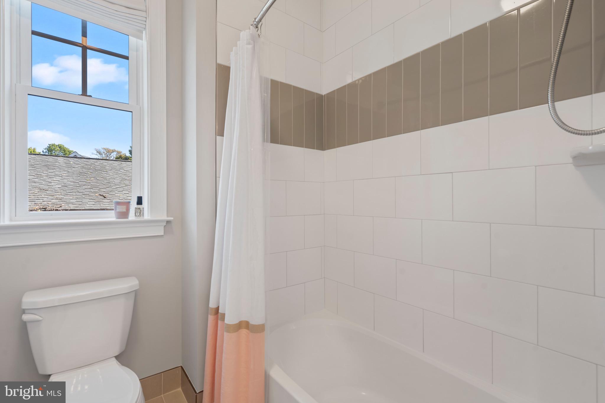 OVER LEE KNOLLS - Residential