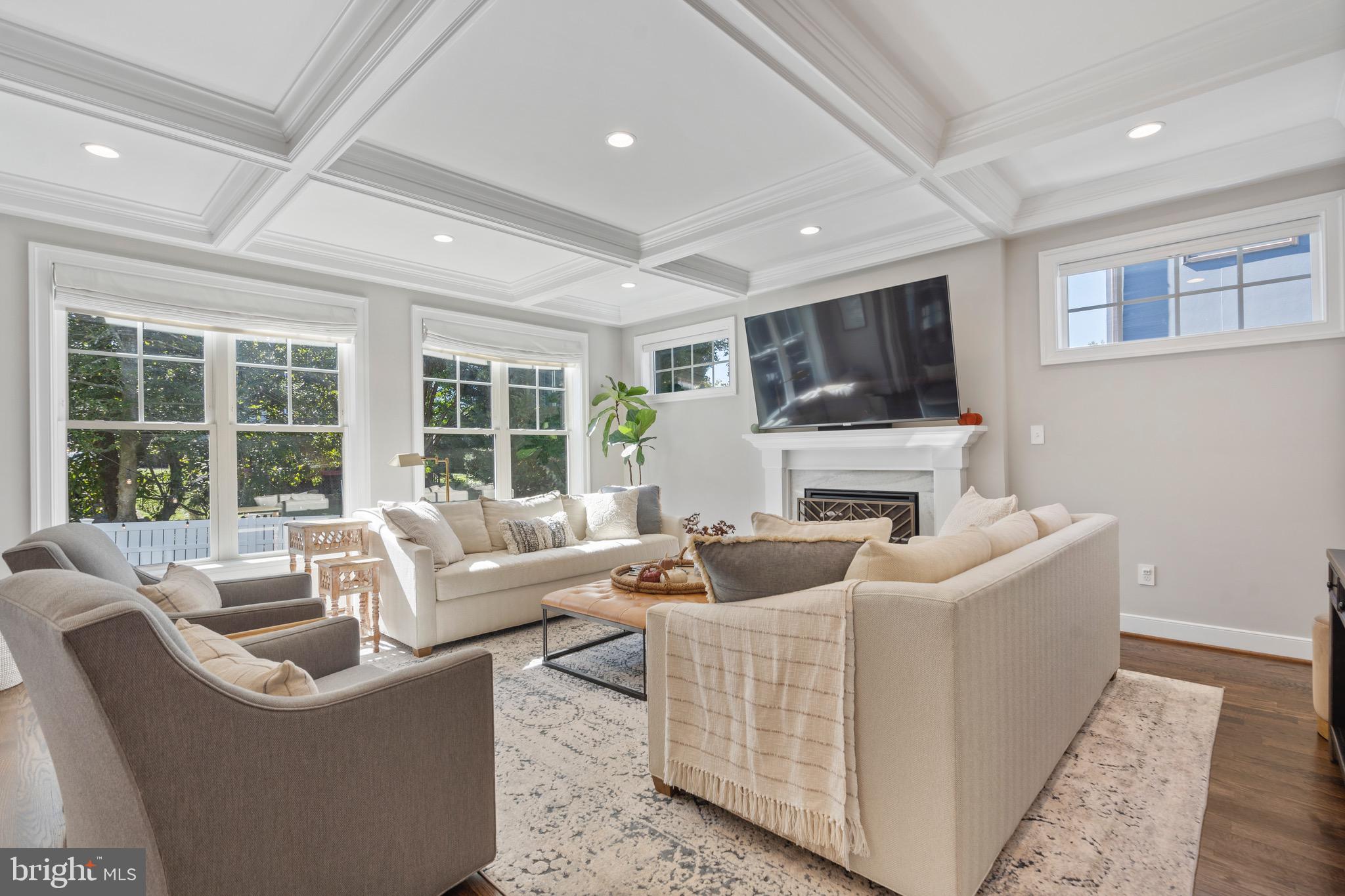 OVER LEE KNOLLS - Residential