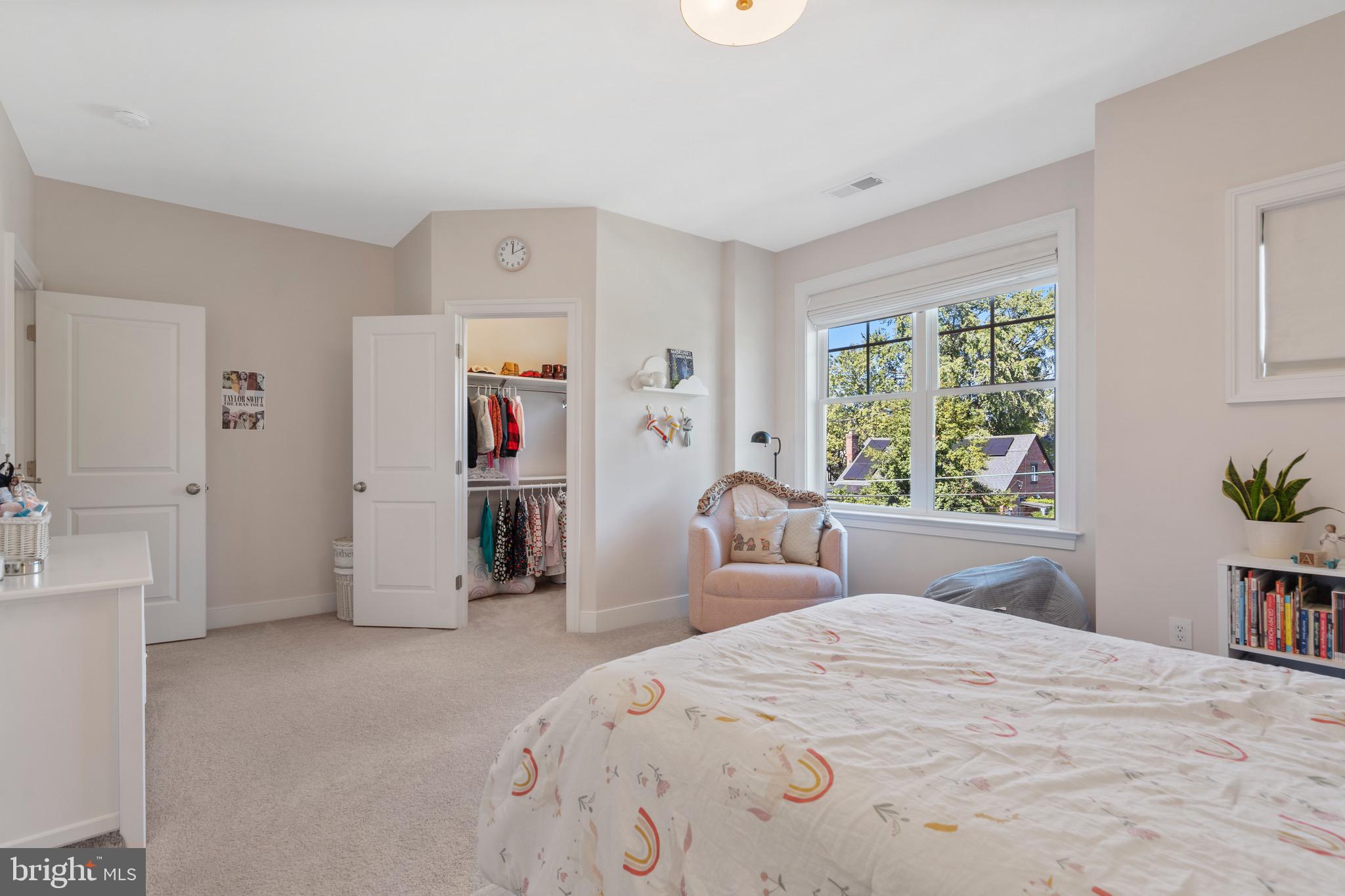 OVER LEE KNOLLS - Residential