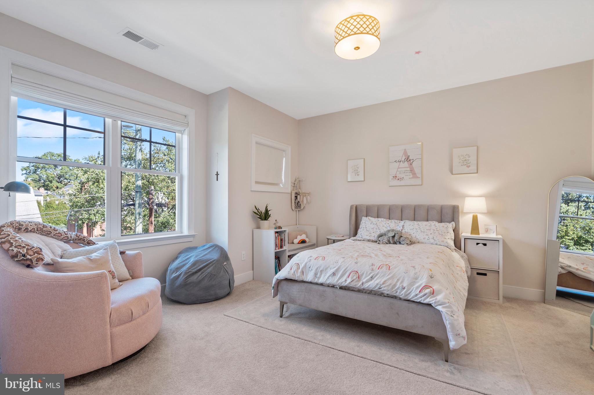 OVER LEE KNOLLS - Residential