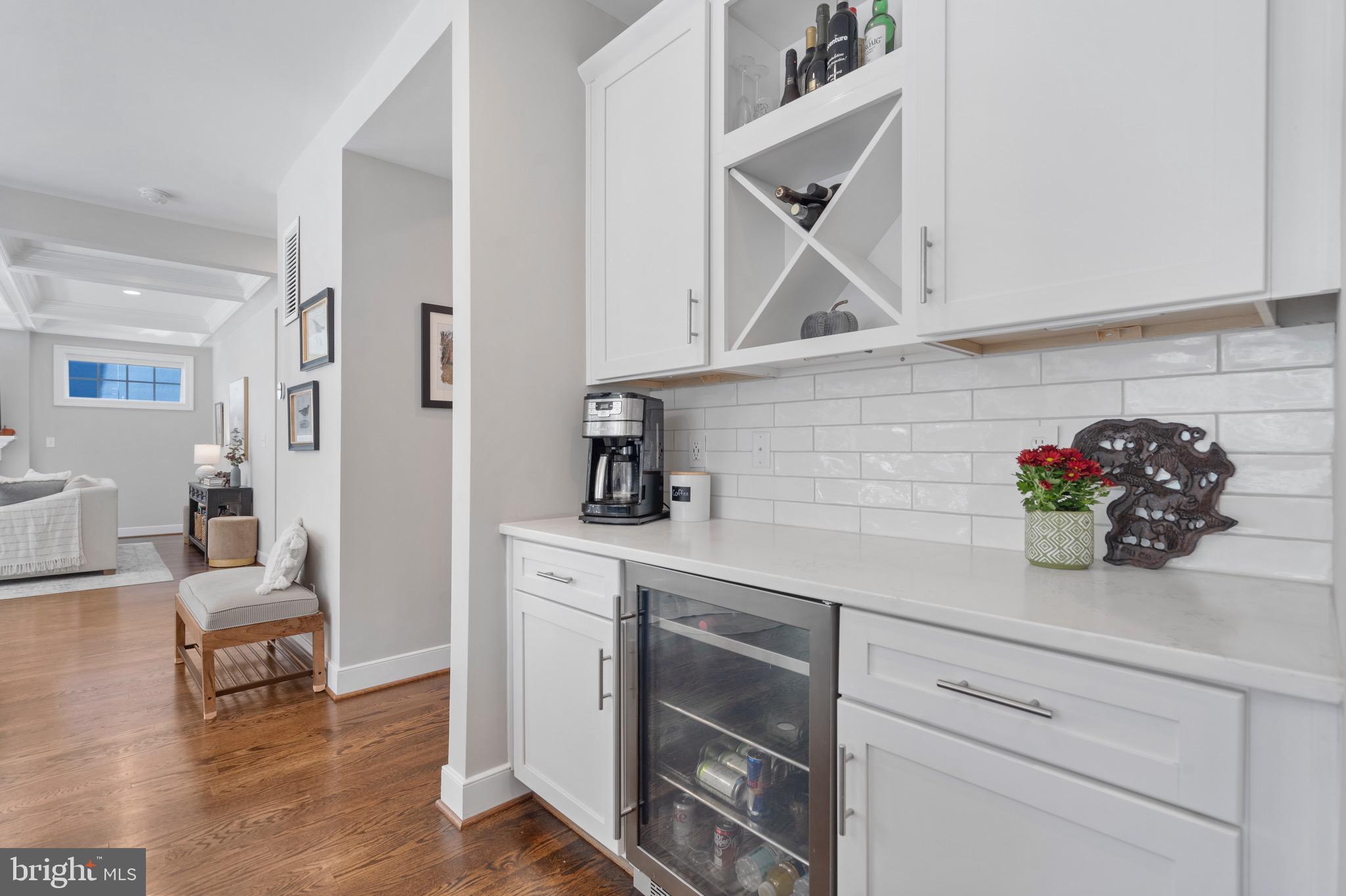 OVER LEE KNOLLS - Residential