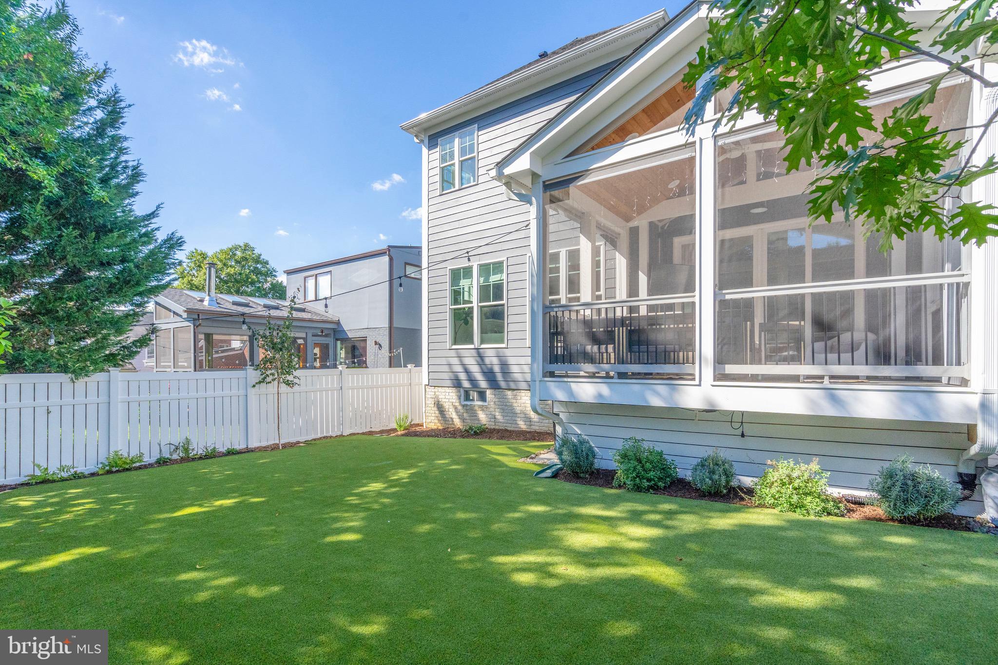 OVER LEE KNOLLS - Residential