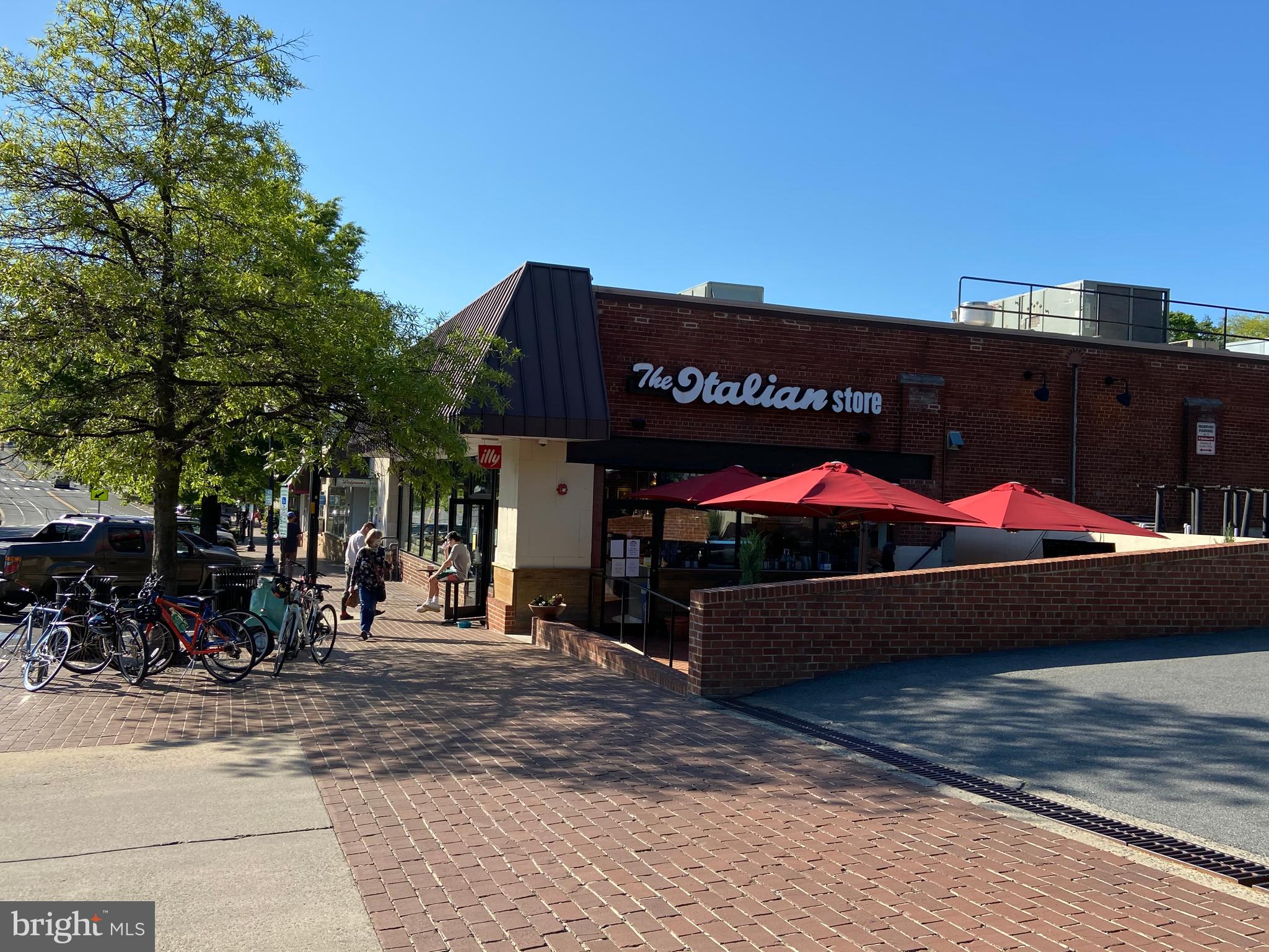 OVER LEE KNOLLS - Residential