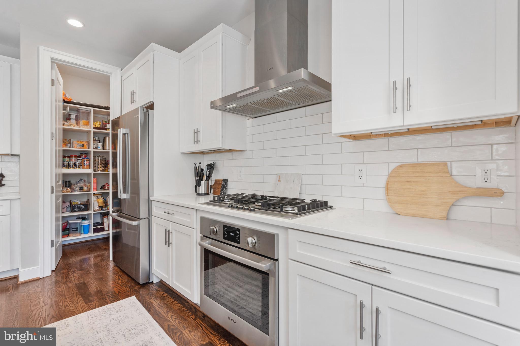 OVER LEE KNOLLS - Residential