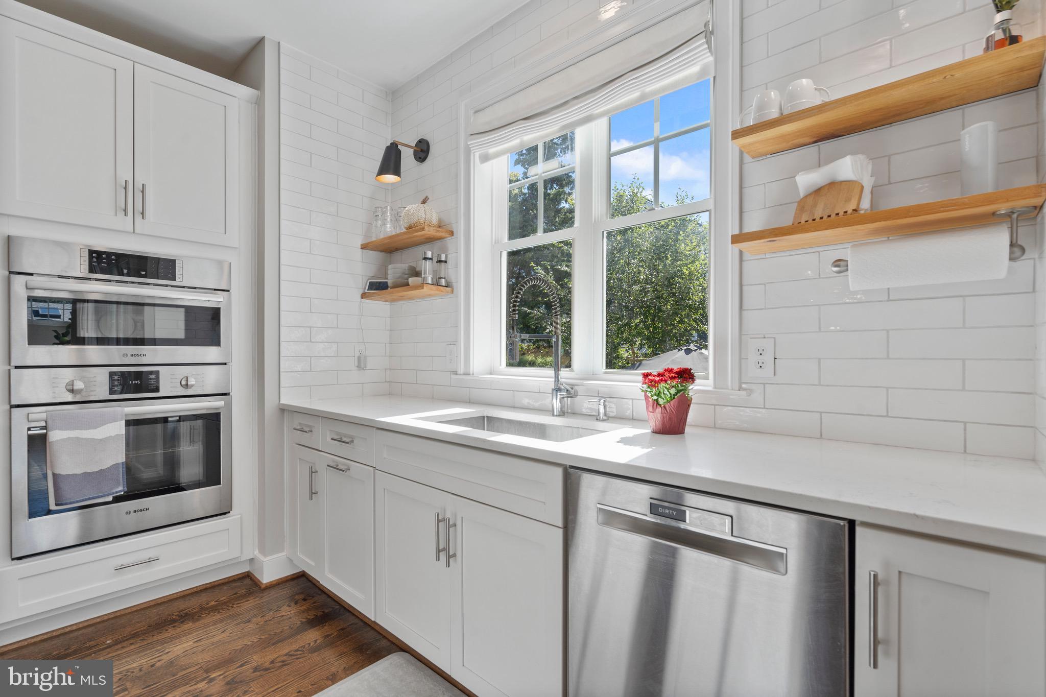 OVER LEE KNOLLS - Residential