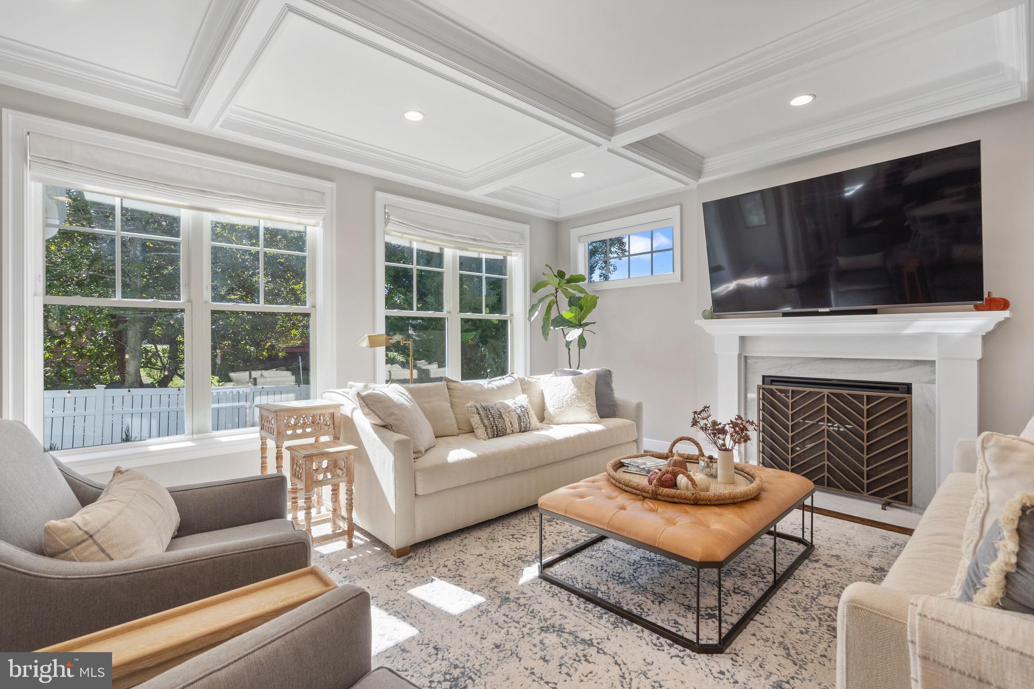 OVER LEE KNOLLS - Residential