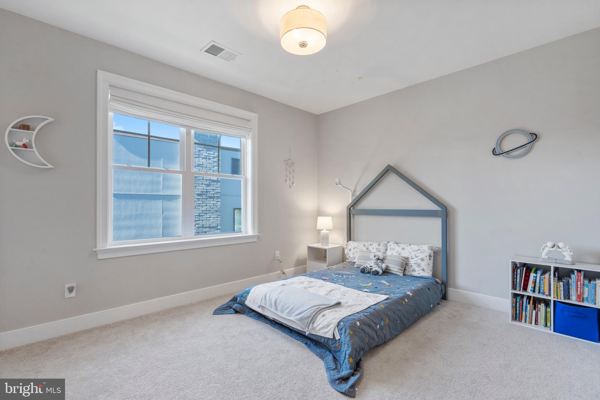 OVER LEE KNOLLS - Residential