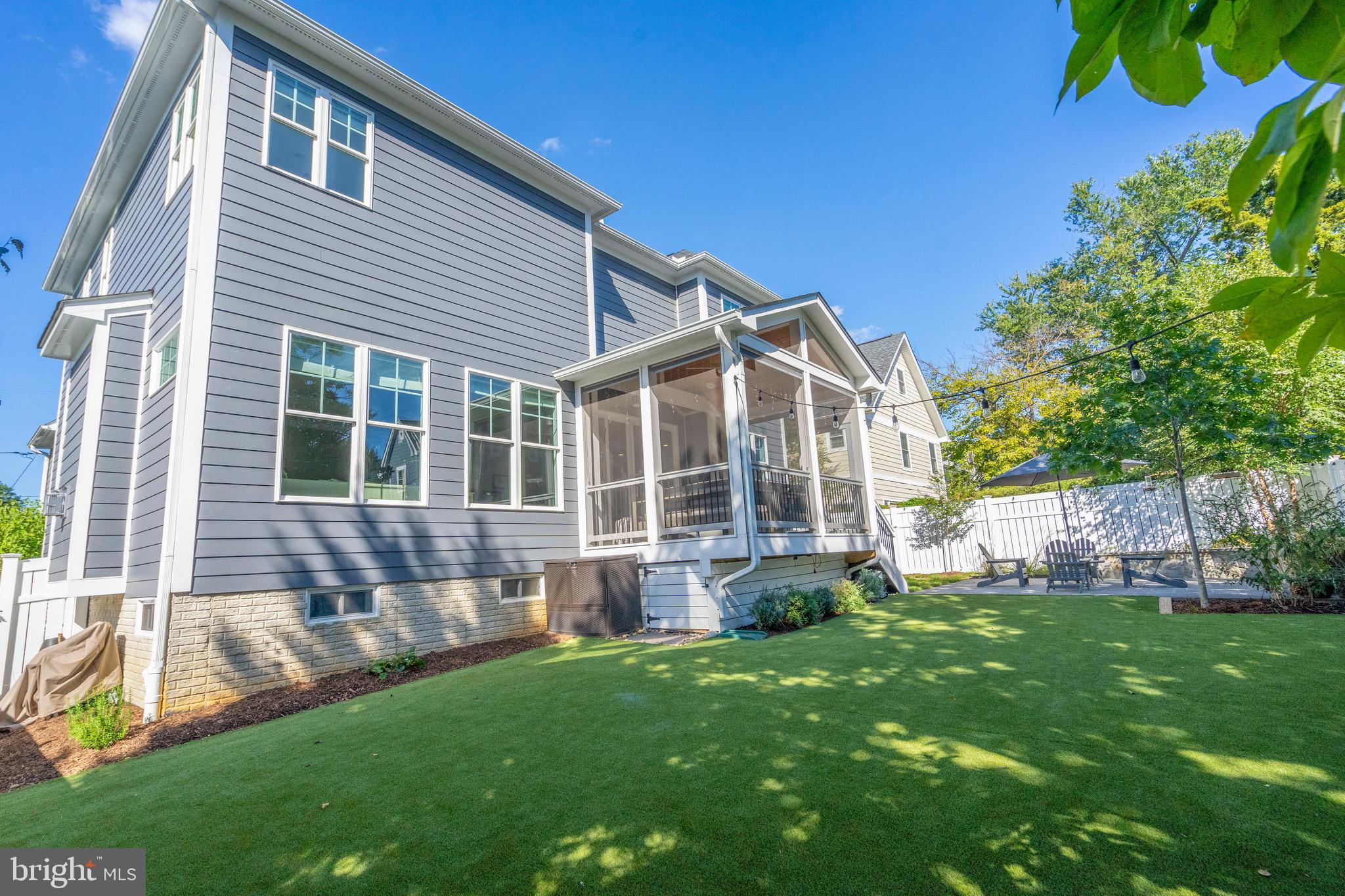 OVER LEE KNOLLS - Residential