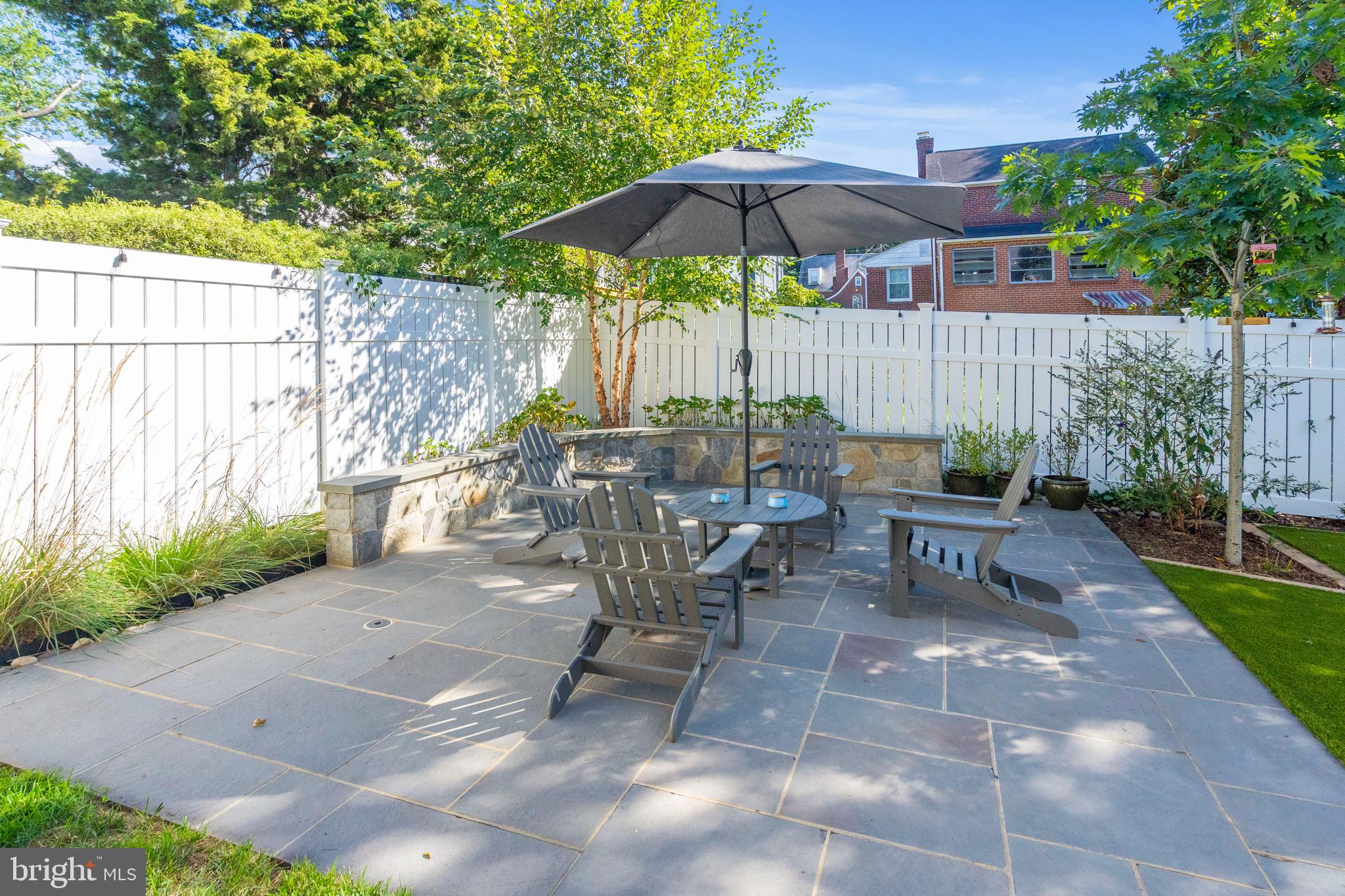 OVER LEE KNOLLS - Residential