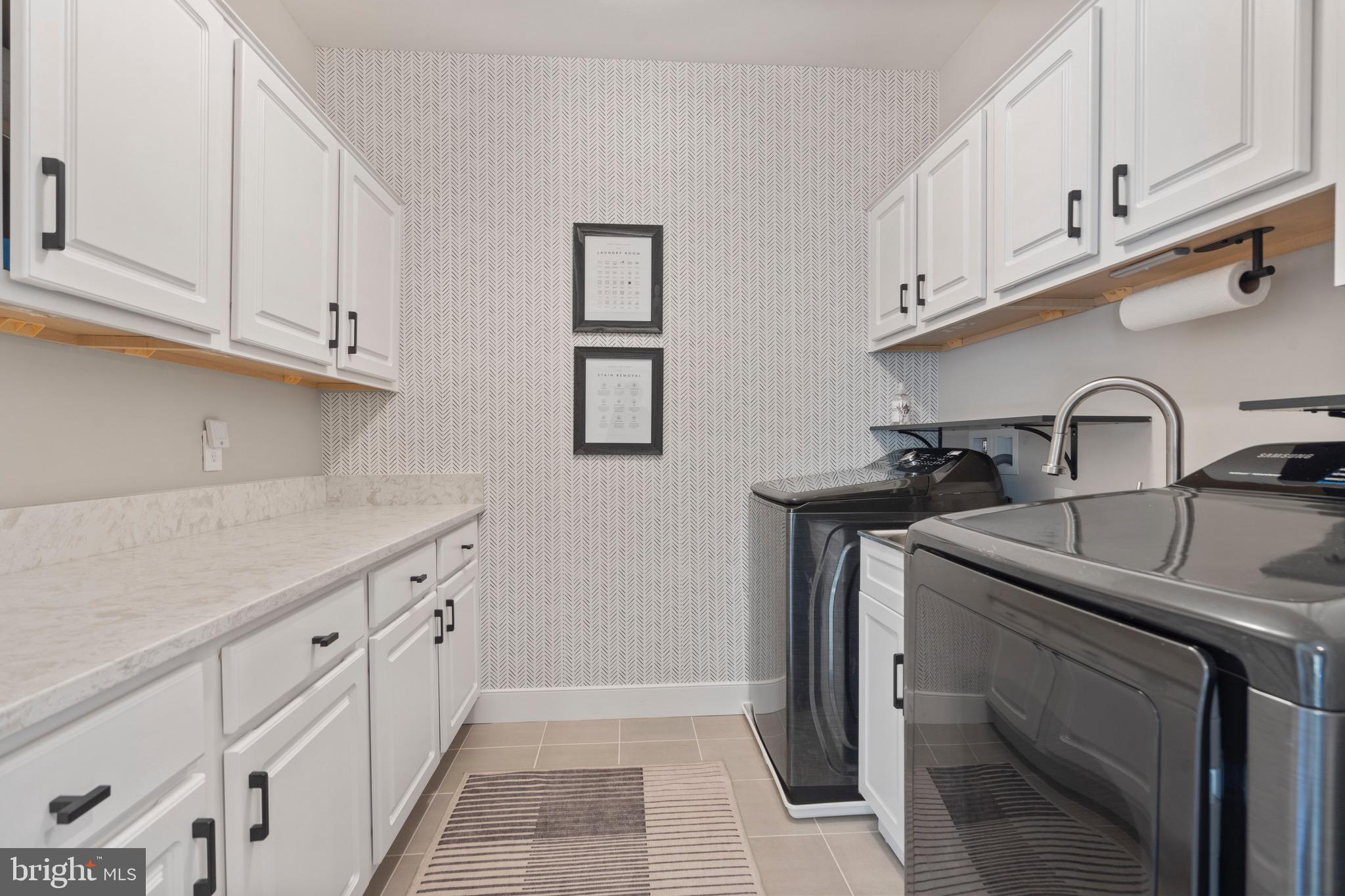 OVER LEE KNOLLS - Residential