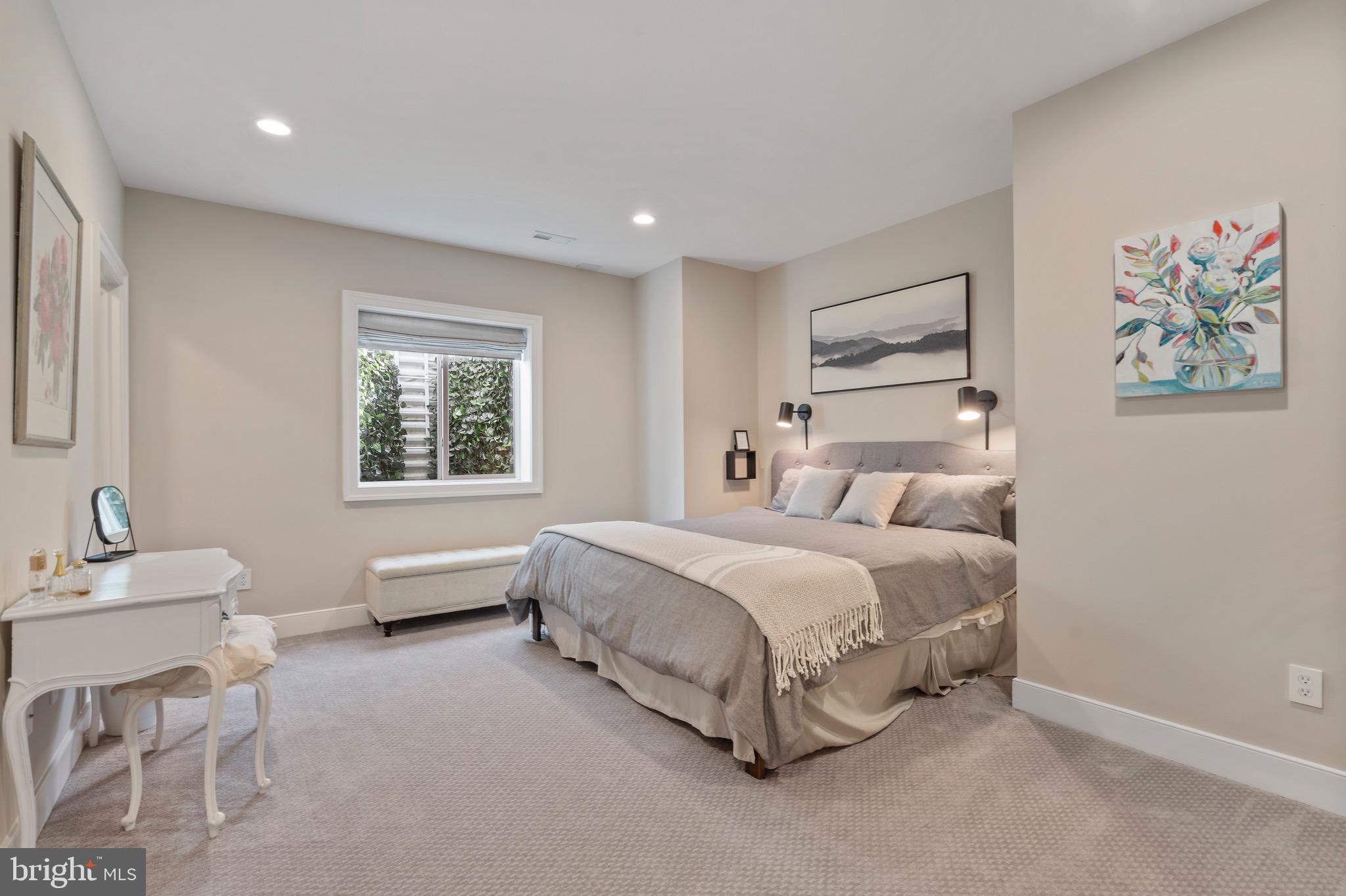 OVER LEE KNOLLS - Residential