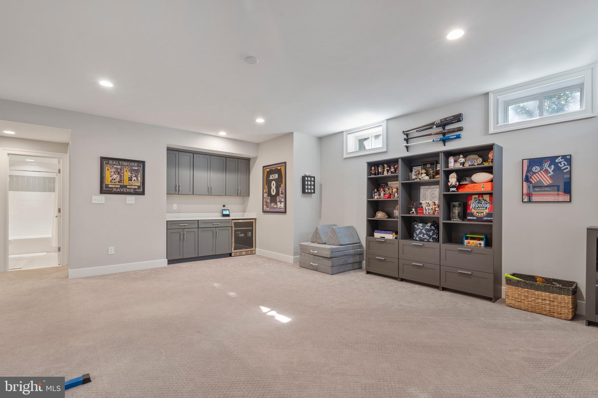 OVER LEE KNOLLS - Residential