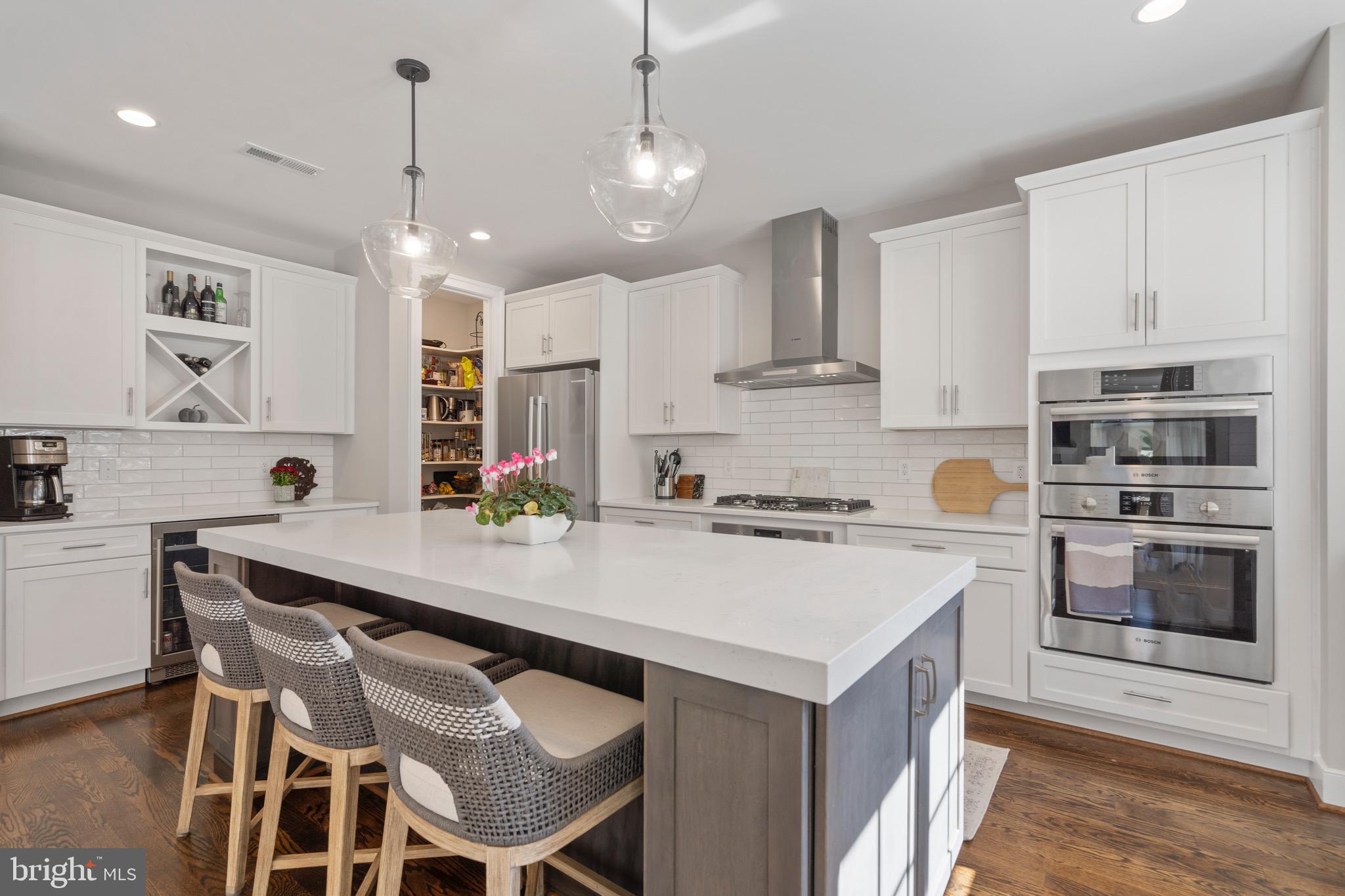 OVER LEE KNOLLS - Residential