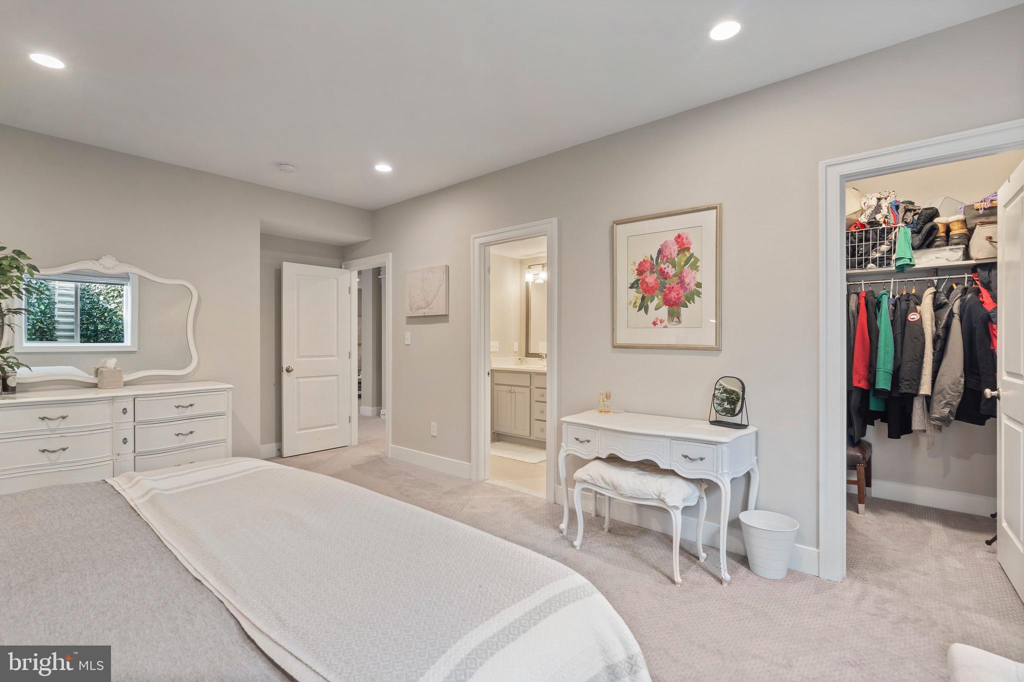 OVER LEE KNOLLS - Residential