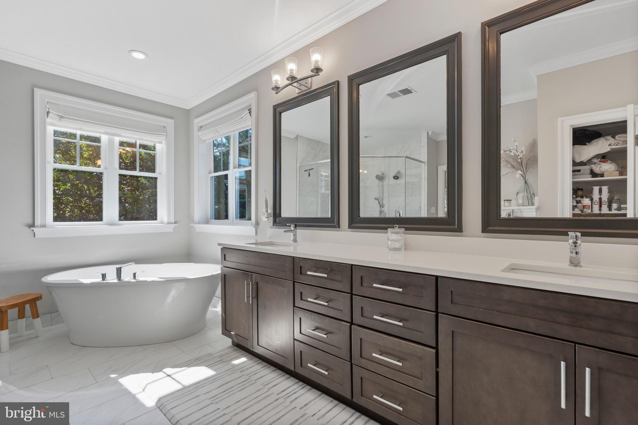 OVER LEE KNOLLS - Residential