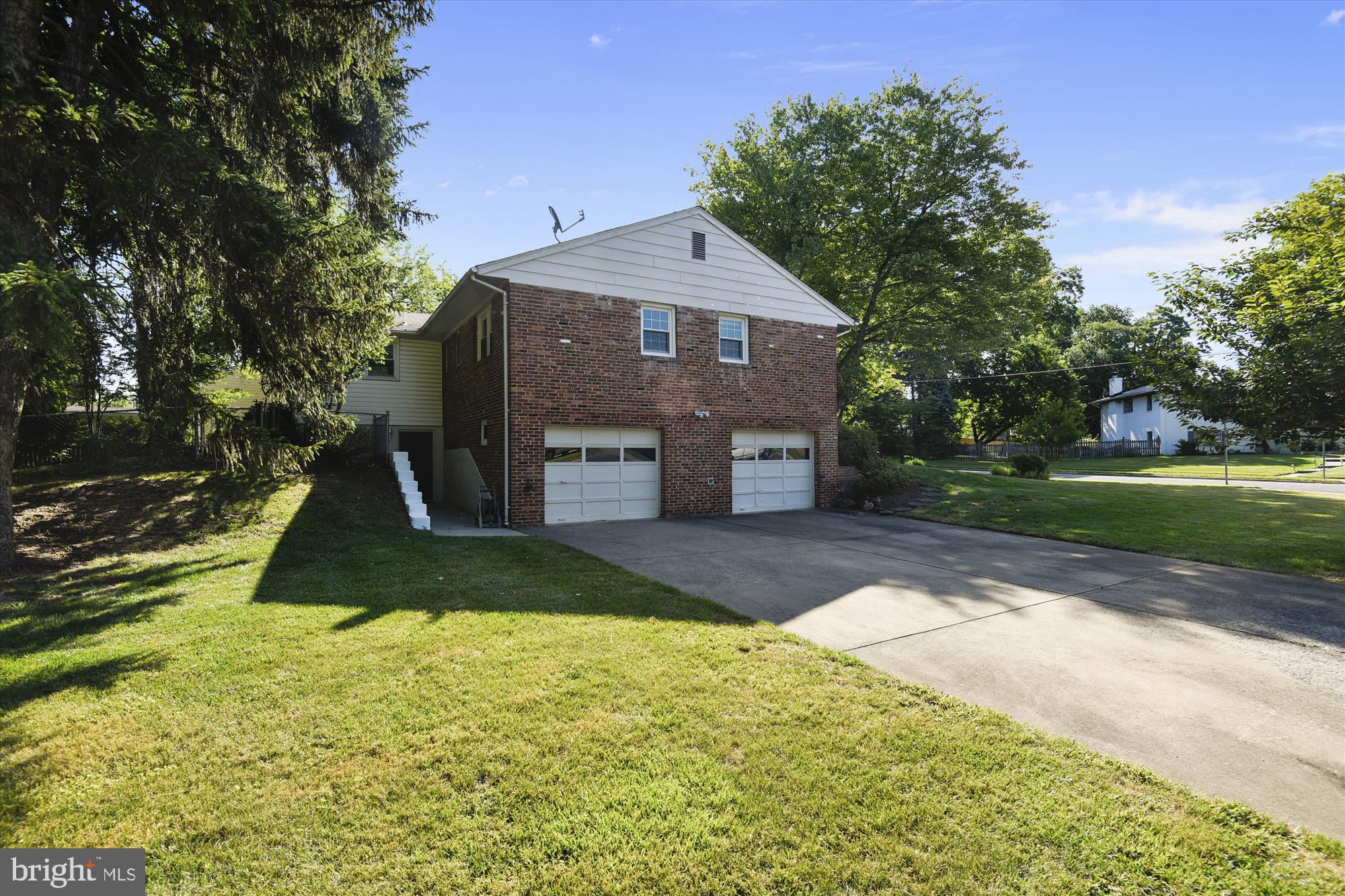 WEST LEWINSVILLE HEIGHTS - Residential Lease