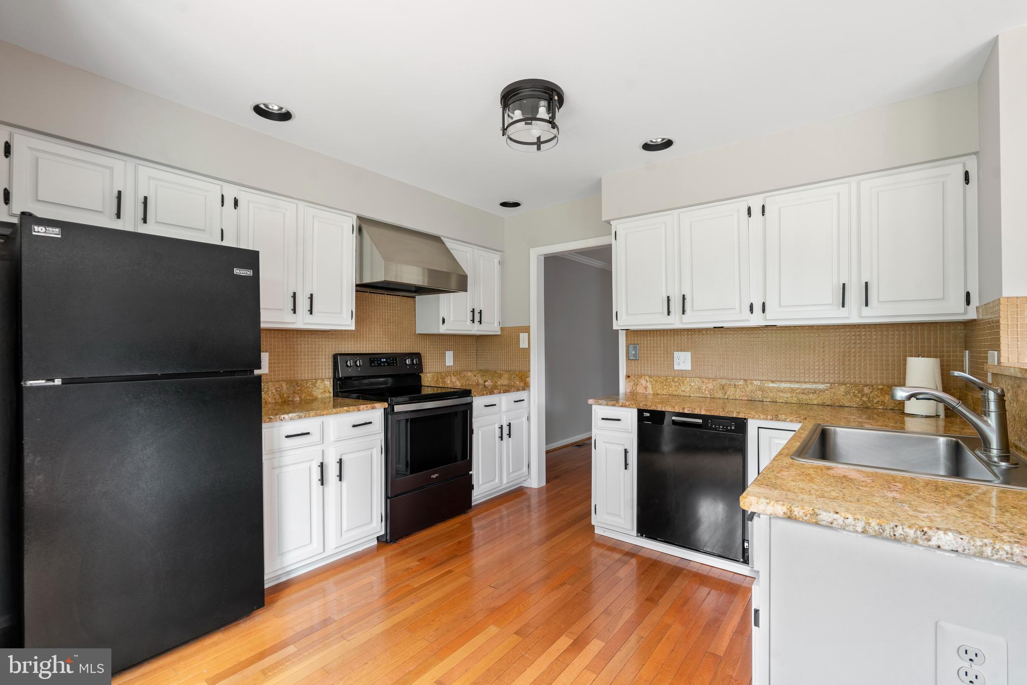 CAROLINE OAKS - Residential