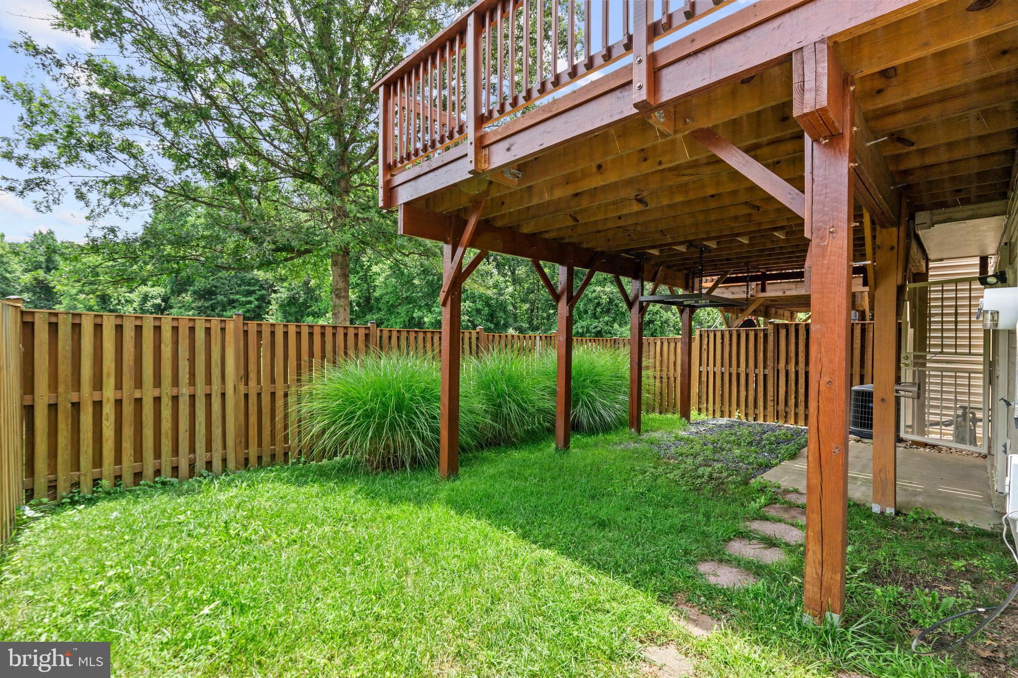 CAROLINE OAKS - Residential