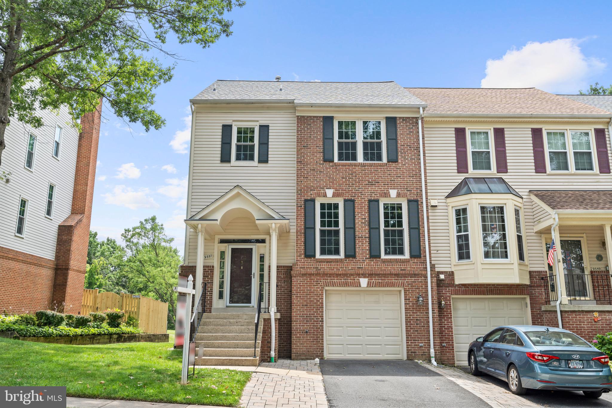 CAROLINE OAKS - Residential