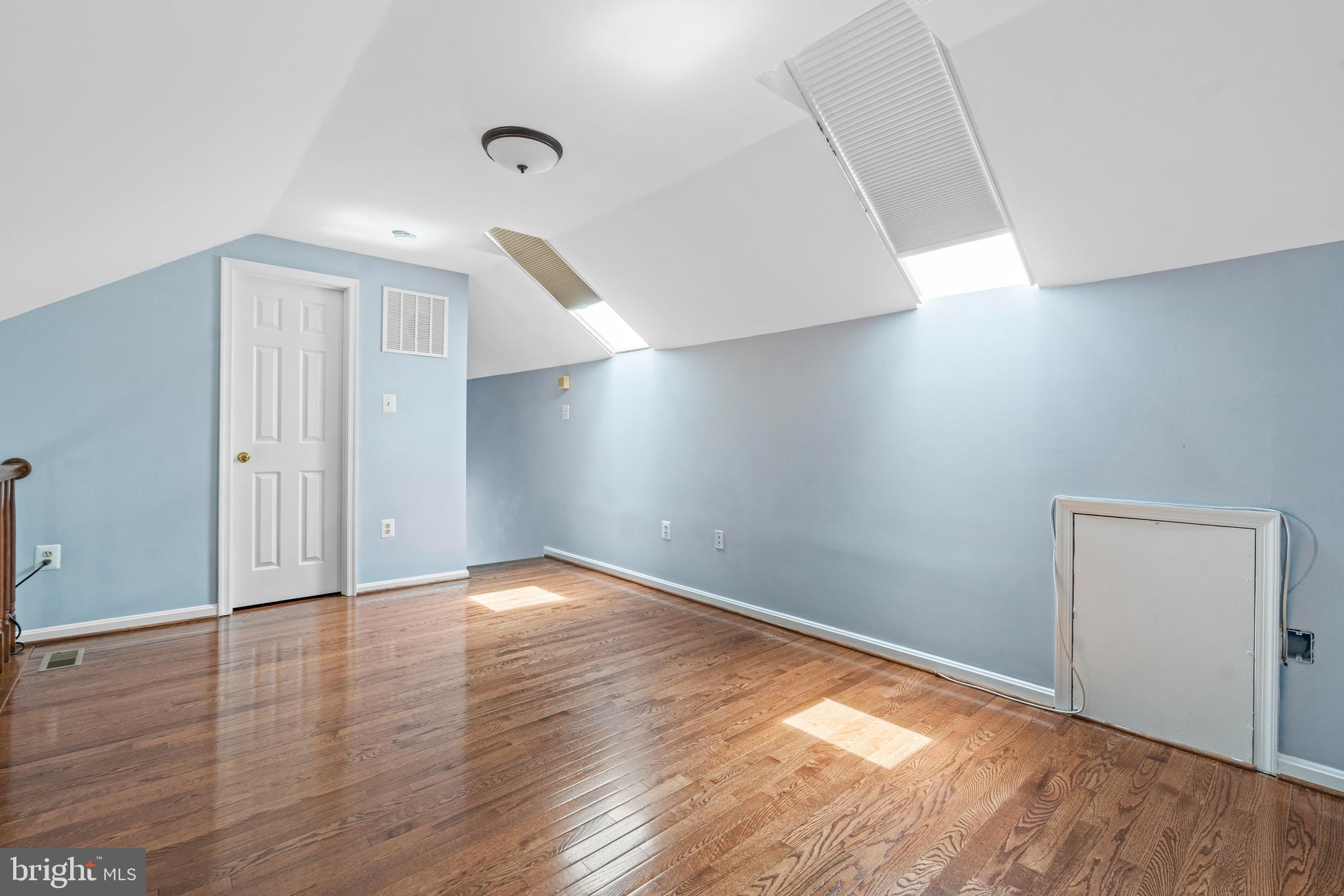 CAROLINE OAKS - Residential