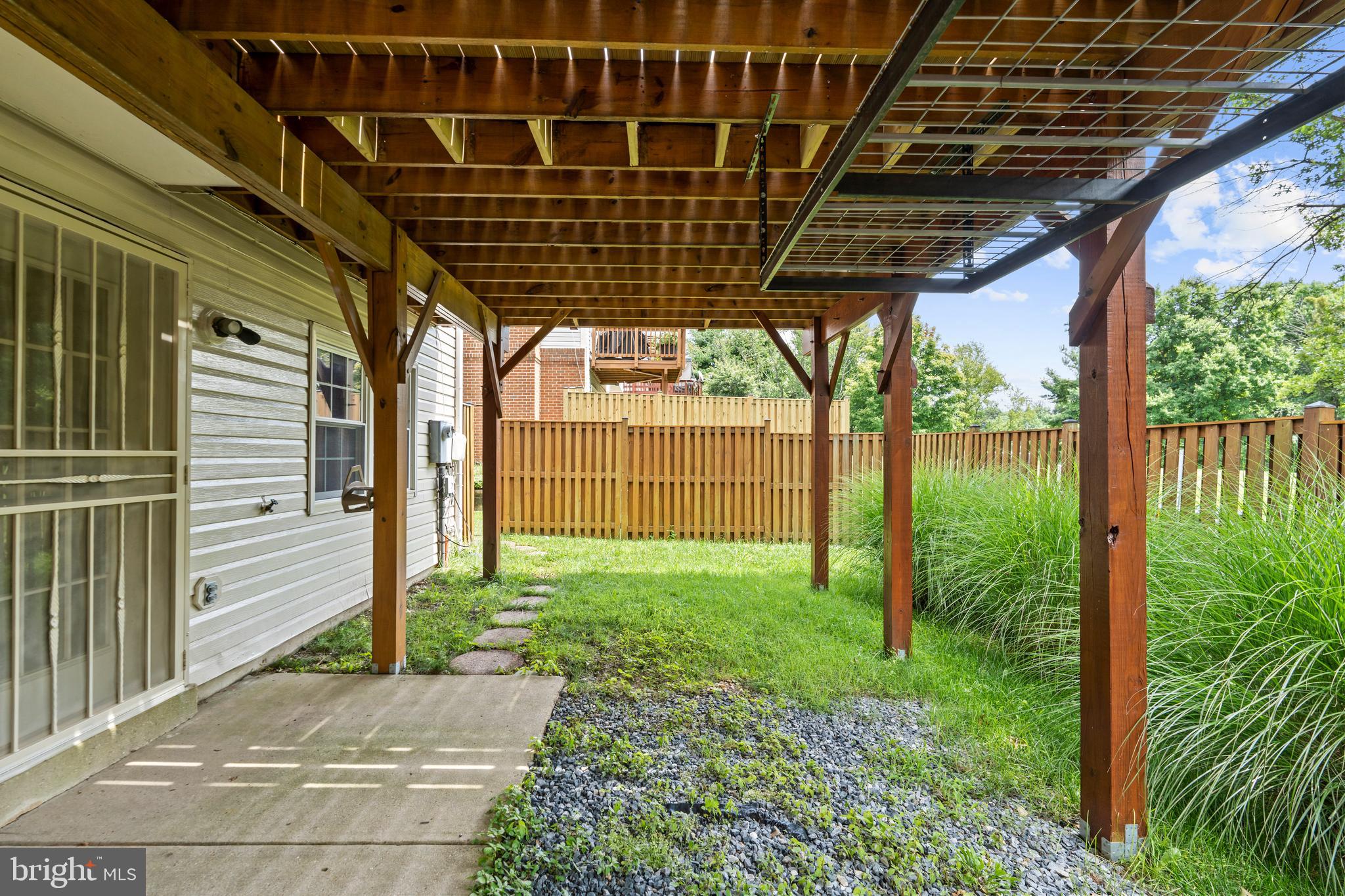 CAROLINE OAKS - Residential