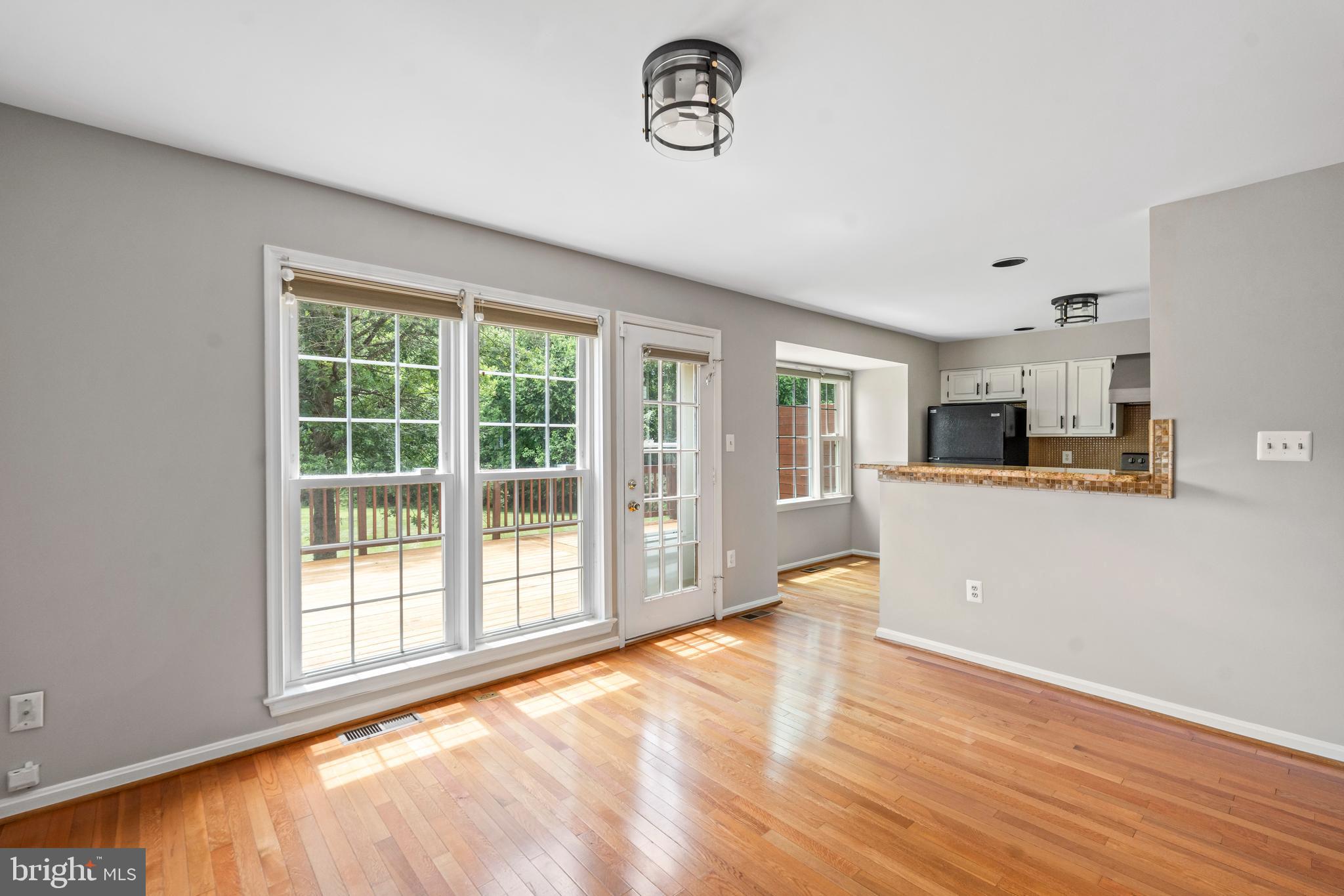 CAROLINE OAKS - Residential