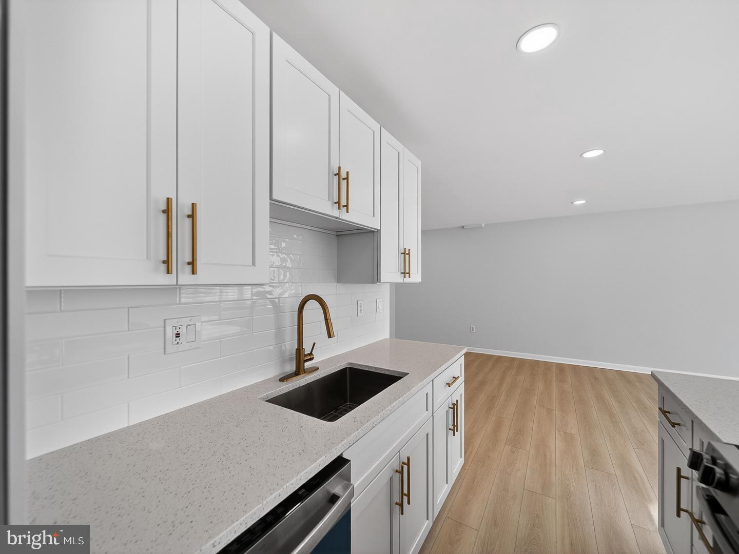 4390 LORCOM LANE 410