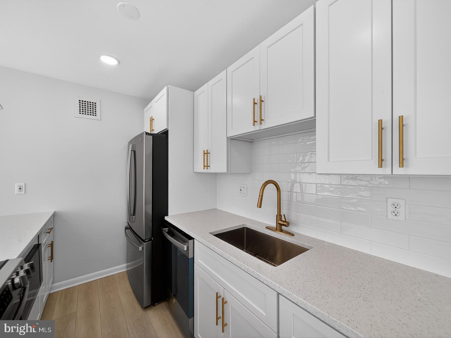 CARLYN PLACE - Residential