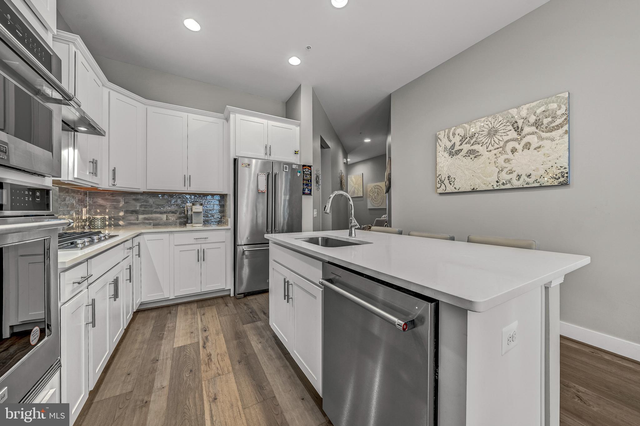 CADENCE AT LANSDOWNE - Residential