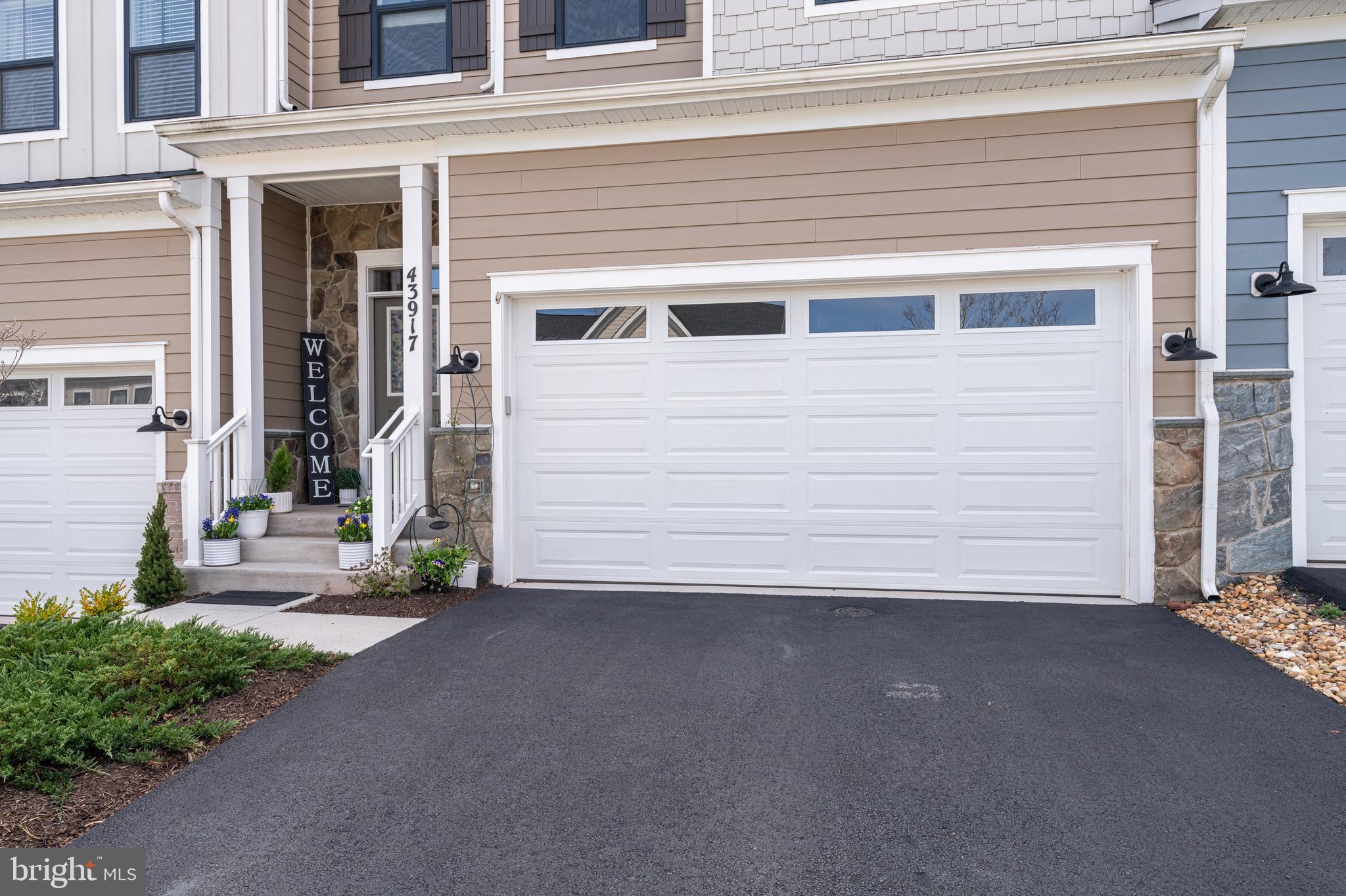 CADENCE AT LANSDOWNE - Residential